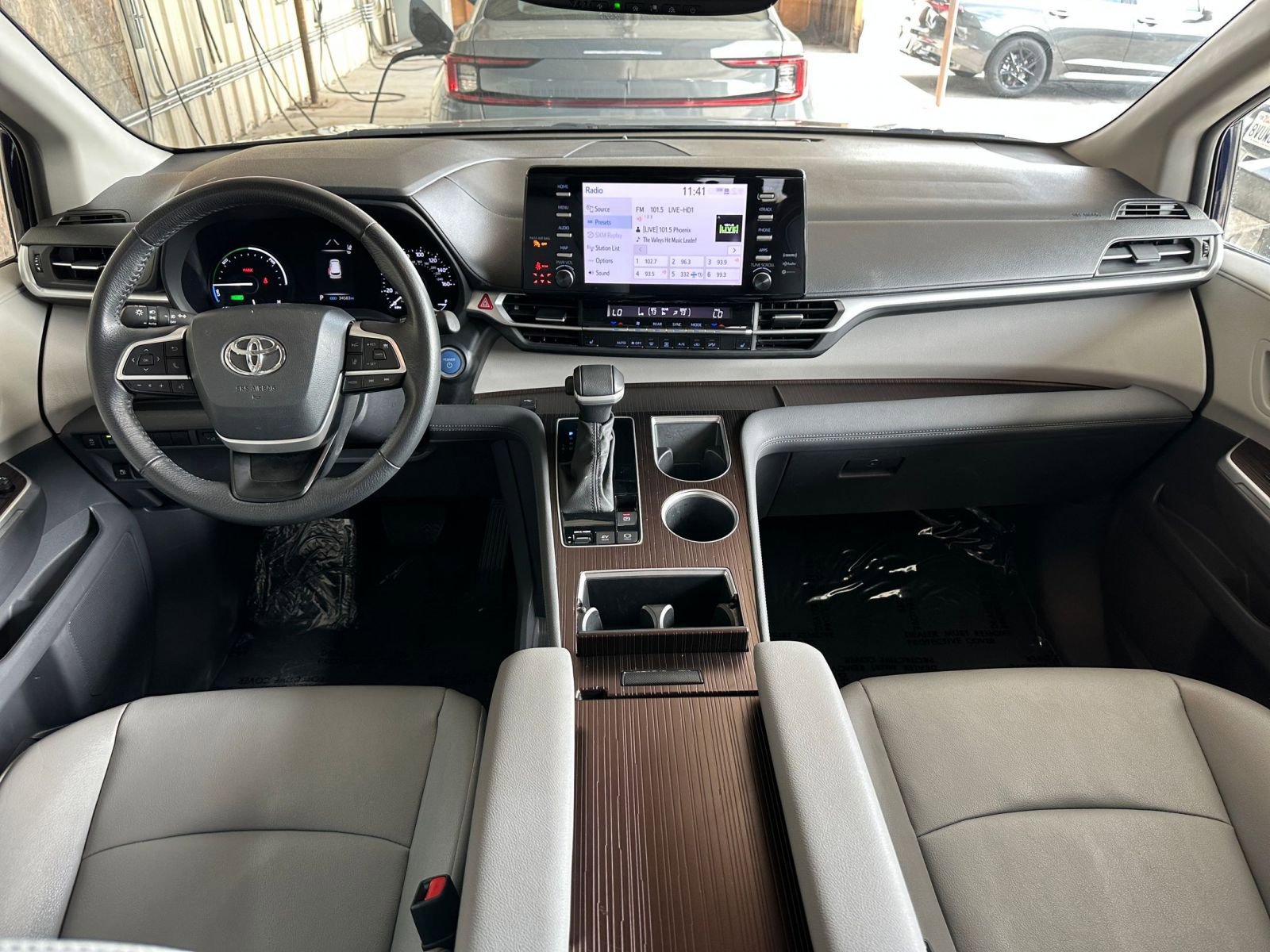 Thumbnail: 2024 Toyota Sienna - 35