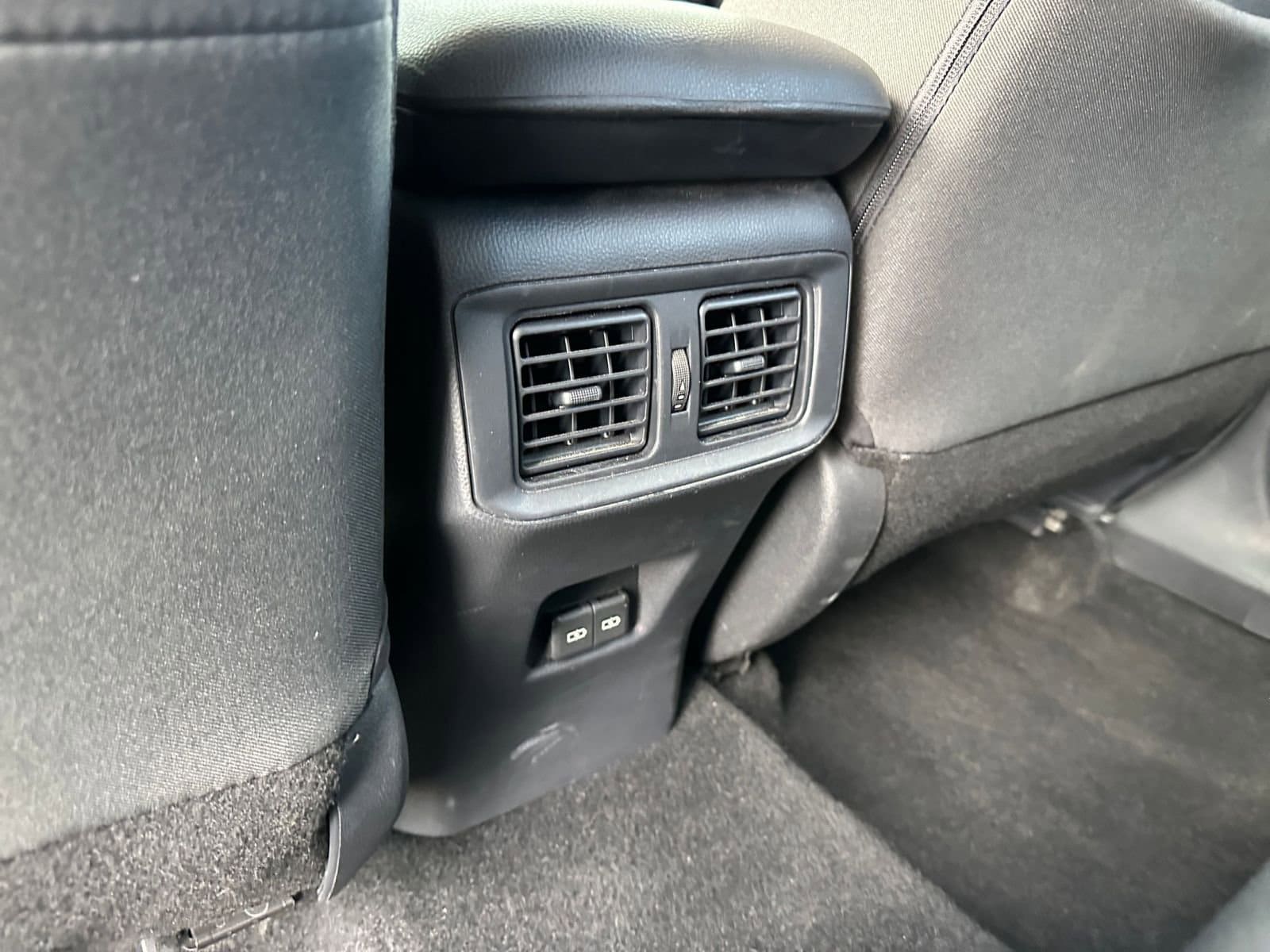 Thumbnail: 2025 Toyota RAV4 - 25