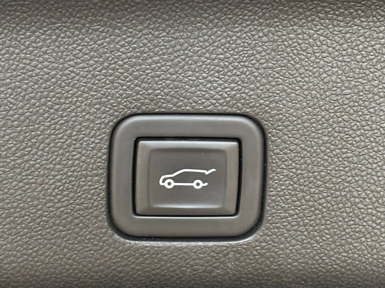 Thumbnail: 2024 Chevrolet Tahoe - 24