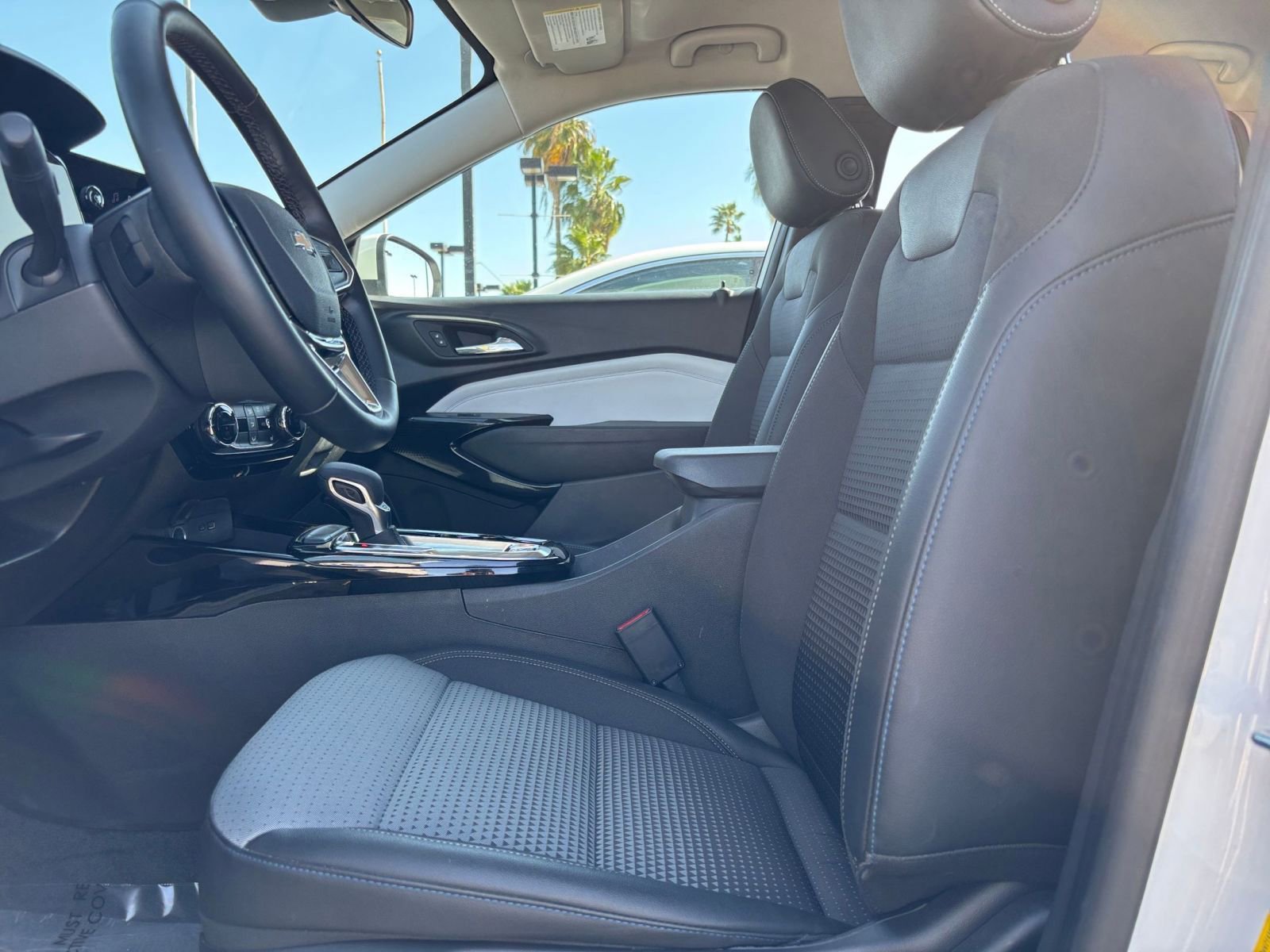 Thumbnail: 2025 Chevrolet Trax - 25