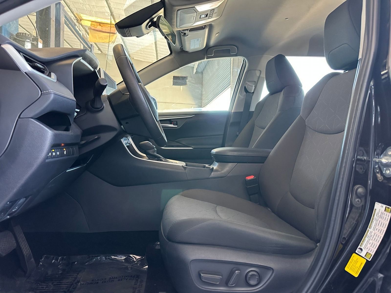 Thumbnail: 2025 Toyota RAV4 - 27