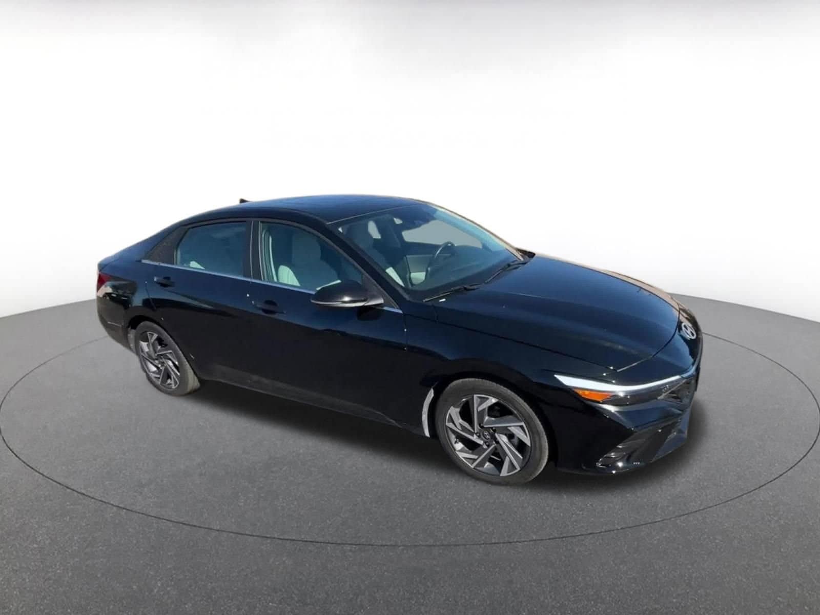 Thumbnail: 2025 Hyundai Elantra - 2