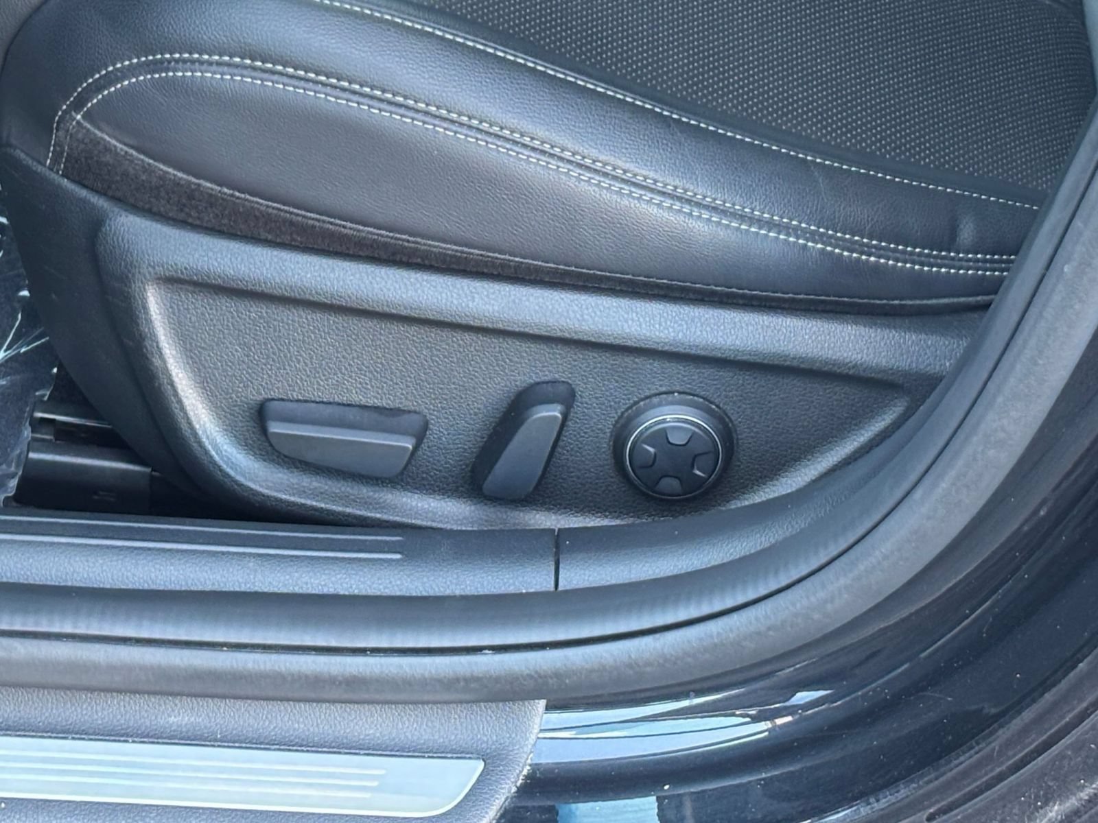 Thumbnail: 2025 Genesis G70 - 23