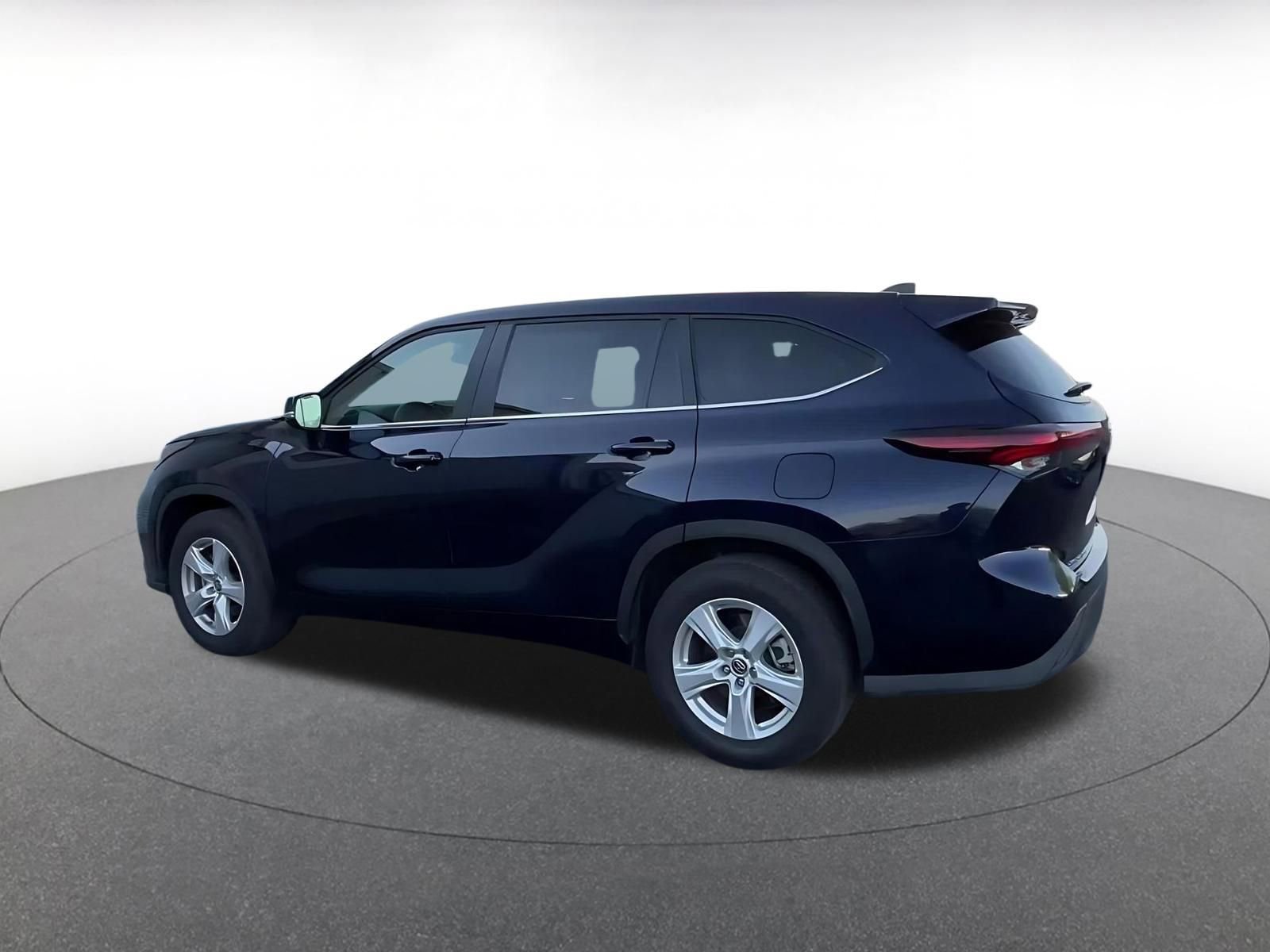 Thumbnail: 2025 Toyota Highlander - 10