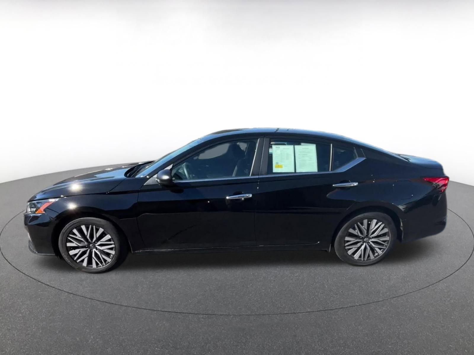 Thumbnail: 2025 Nissan Altima - 8