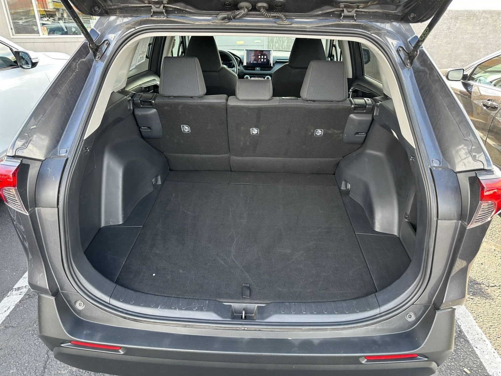 Thumbnail: 2025 Toyota RAV4 - 30