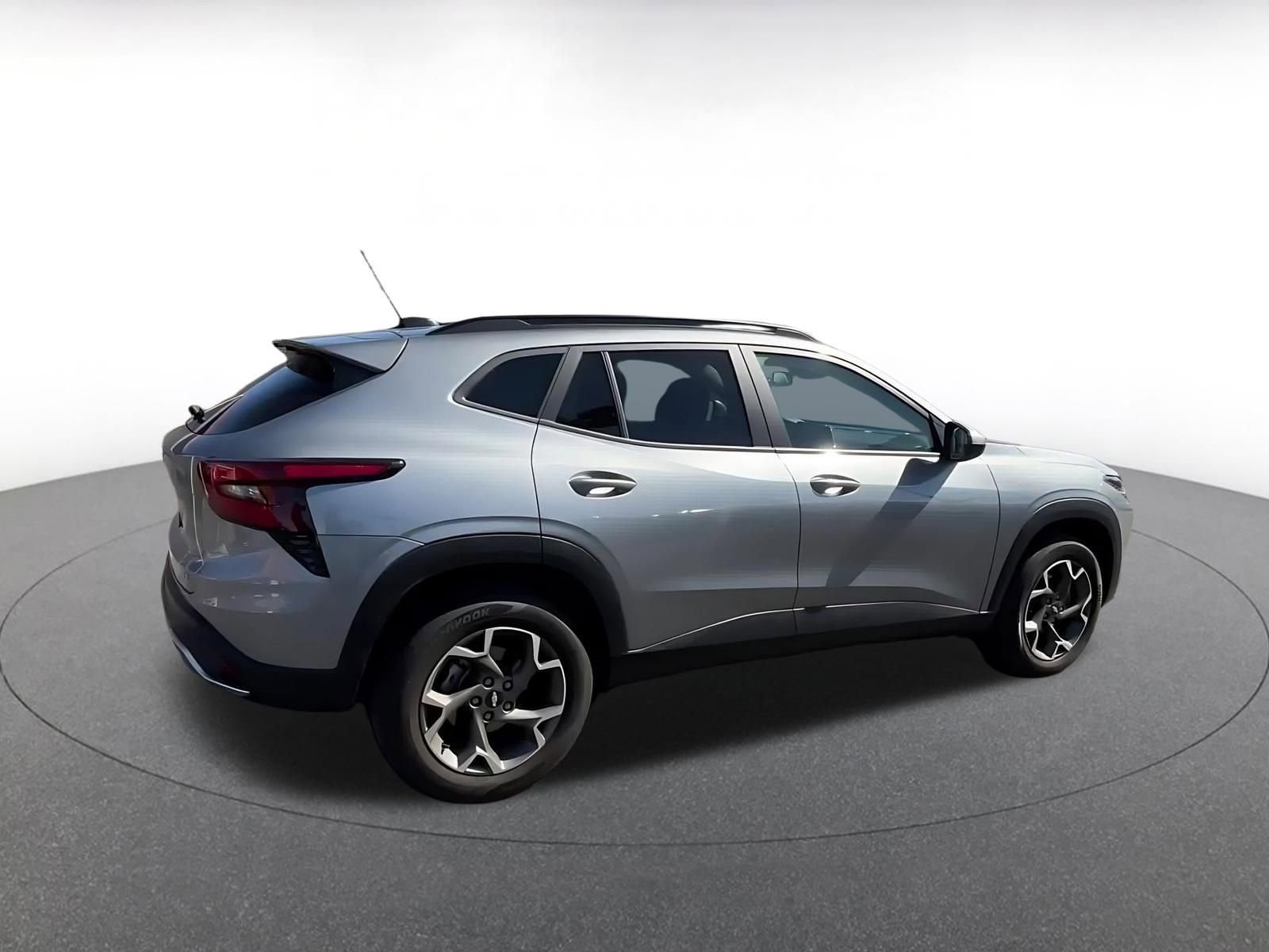 Thumbnail: 2025 Chevrolet Trax - 14