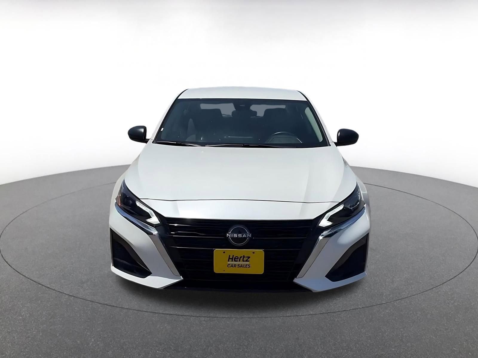 Thumbnail: 2025 Nissan Altima - 4