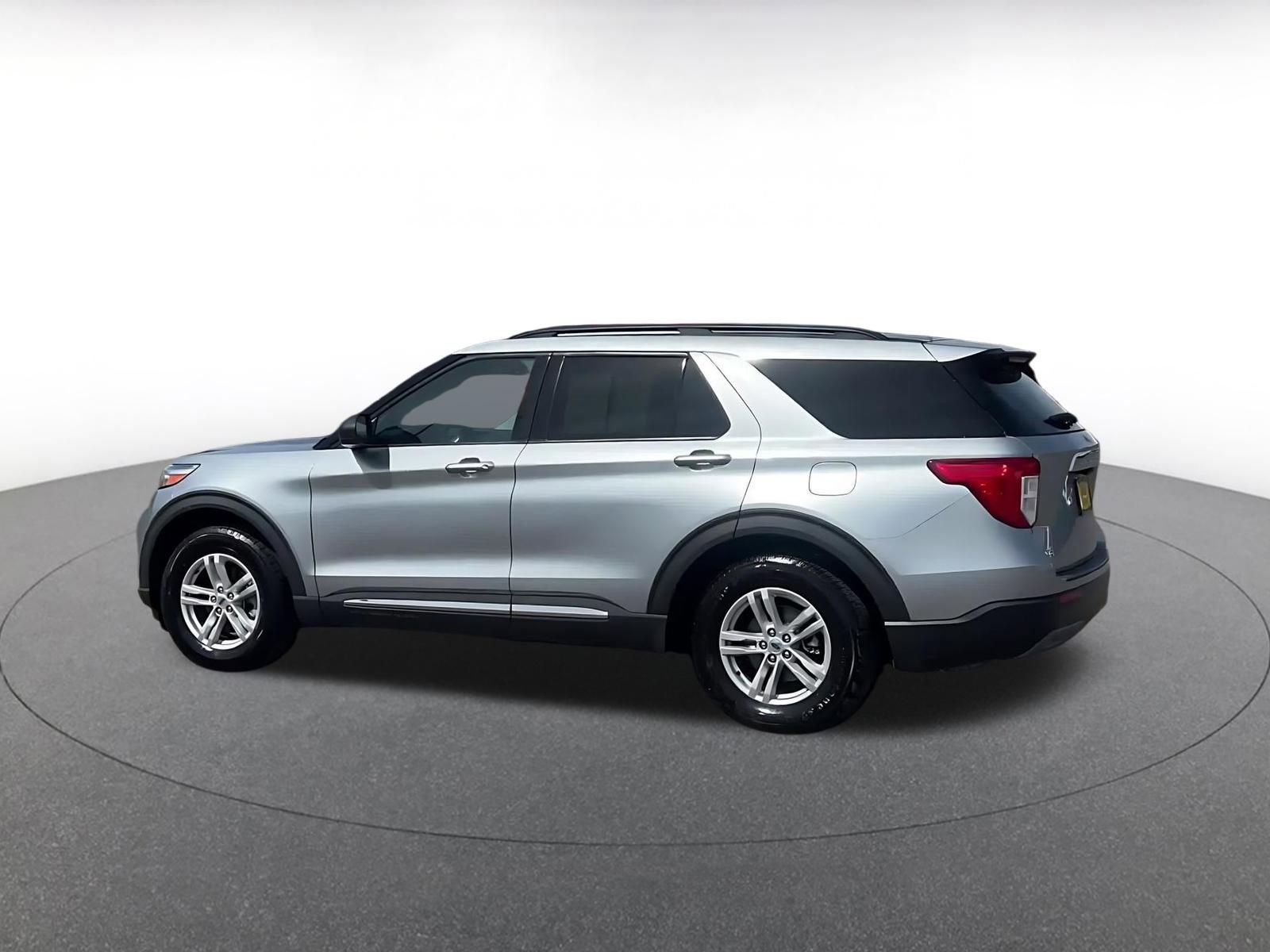 Thumbnail: 2023 Ford Explorer - 10