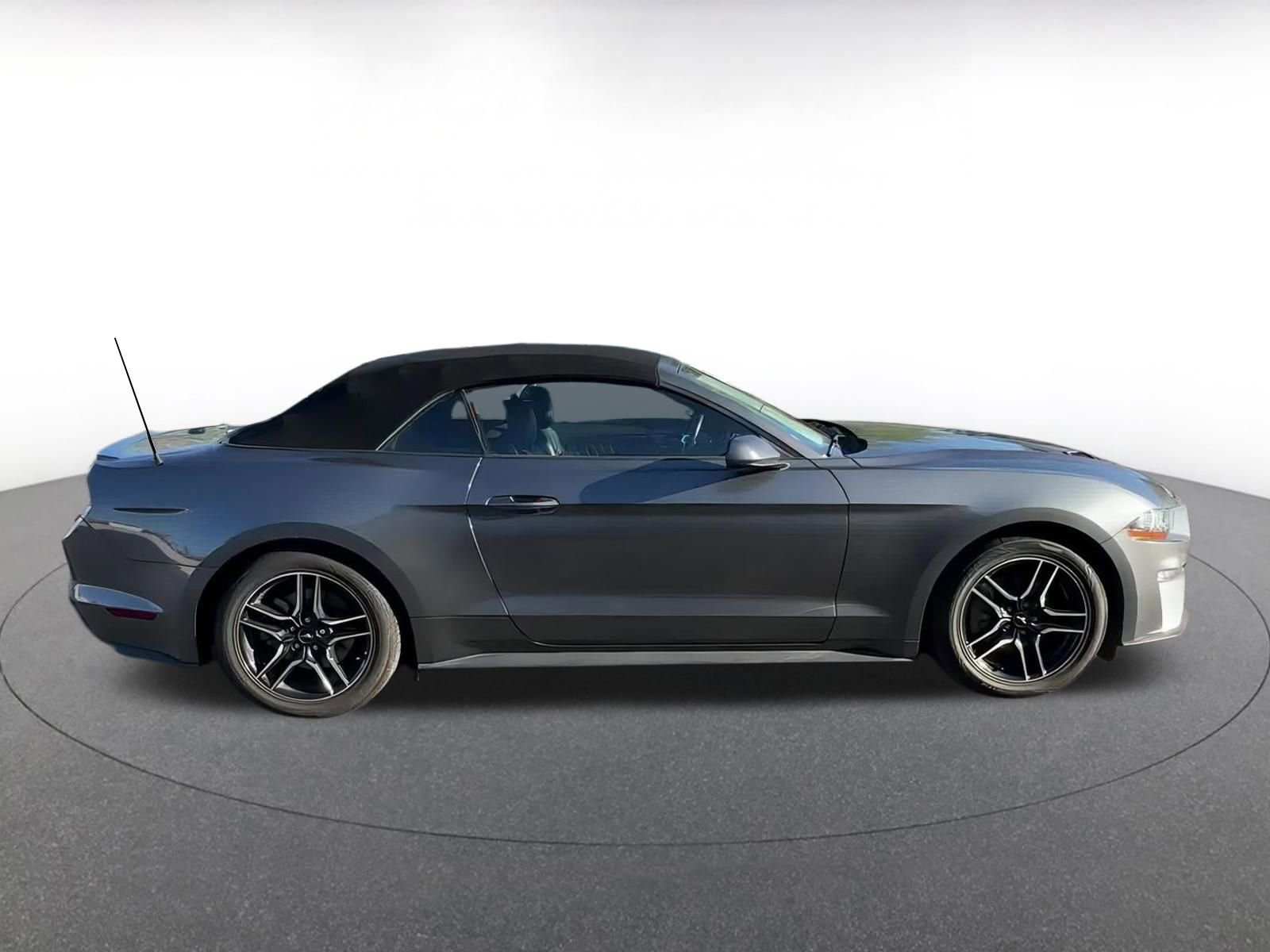 2023 Ford Mustang  16