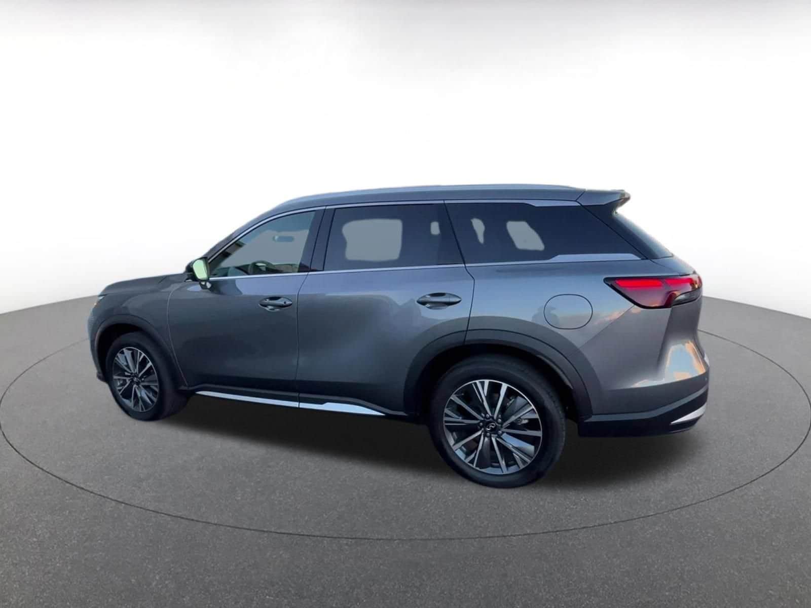 Thumbnail: 2026 INFINITI QX60 - 10