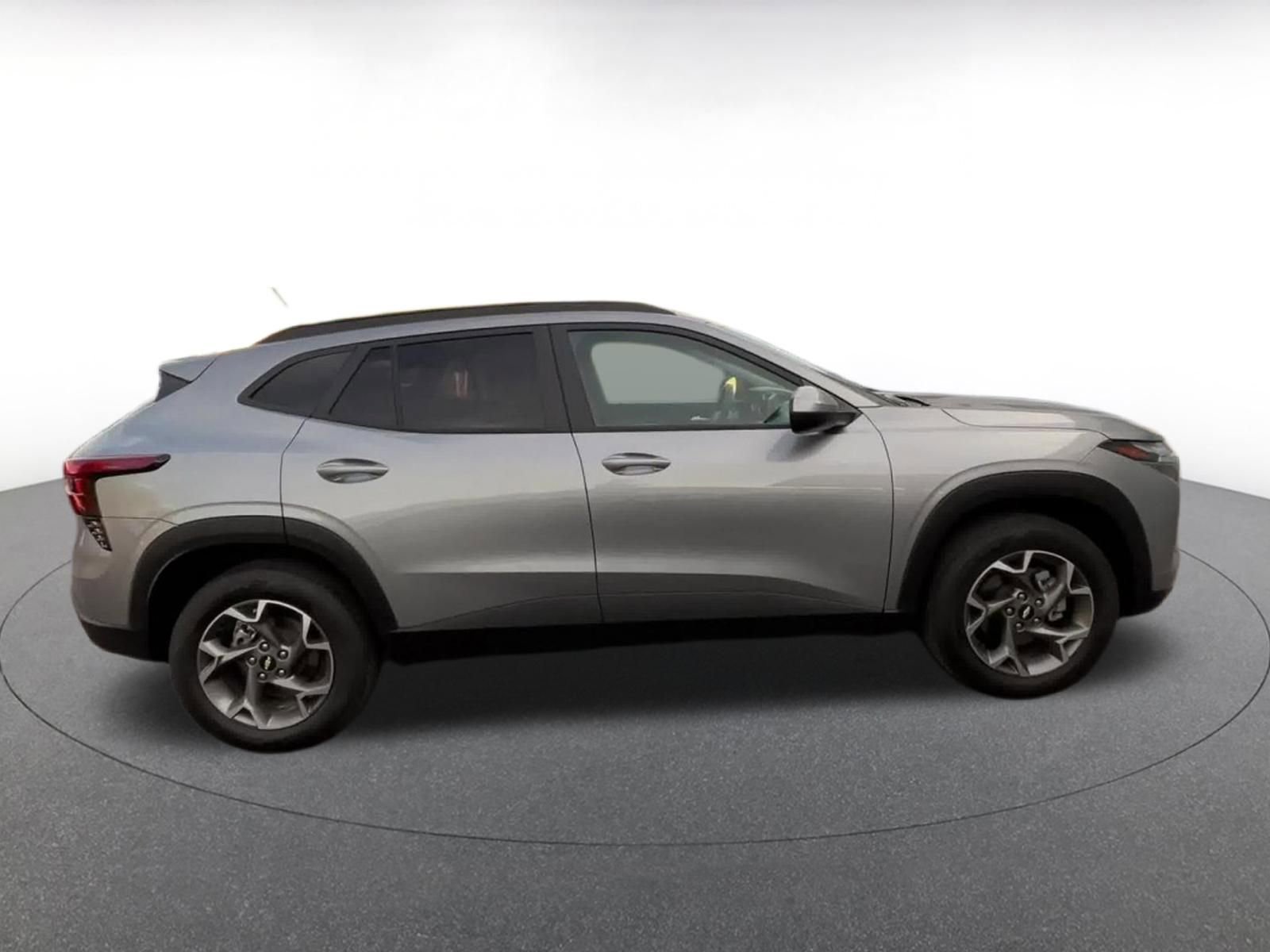 Thumbnail: 2025 Chevrolet Trax - 16