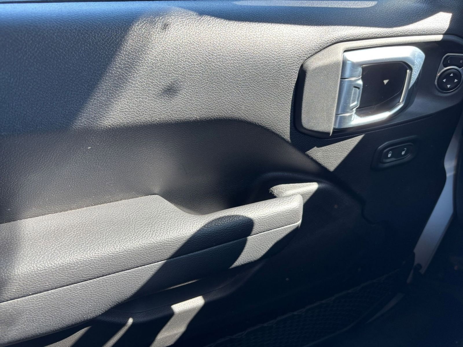 Thumbnail: 2025 Jeep Wrangler - 18