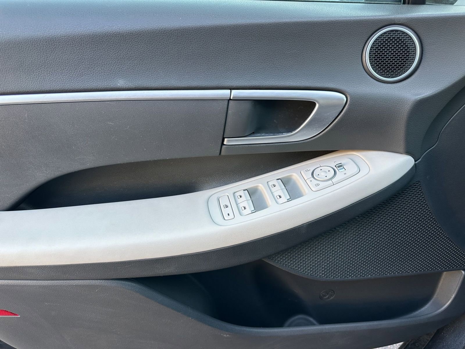 Thumbnail: 2023 Hyundai Sonata - 20