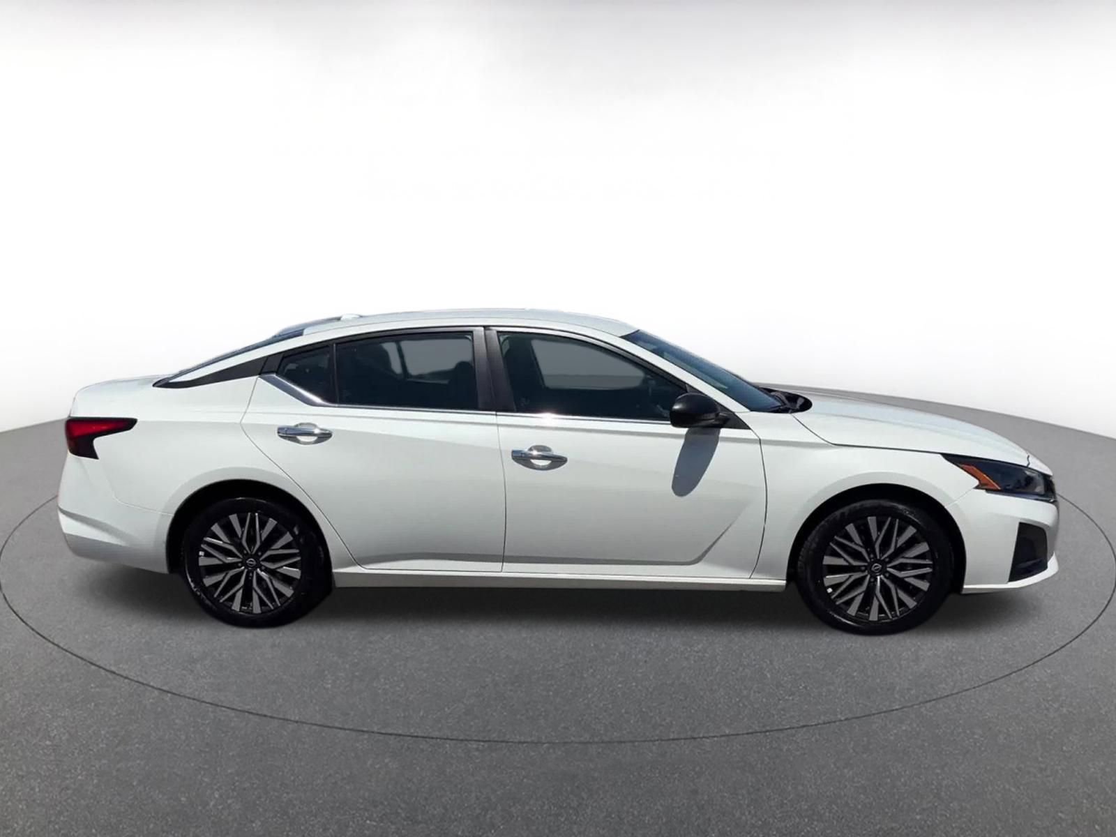 Thumbnail: 2025 Nissan Altima - 16