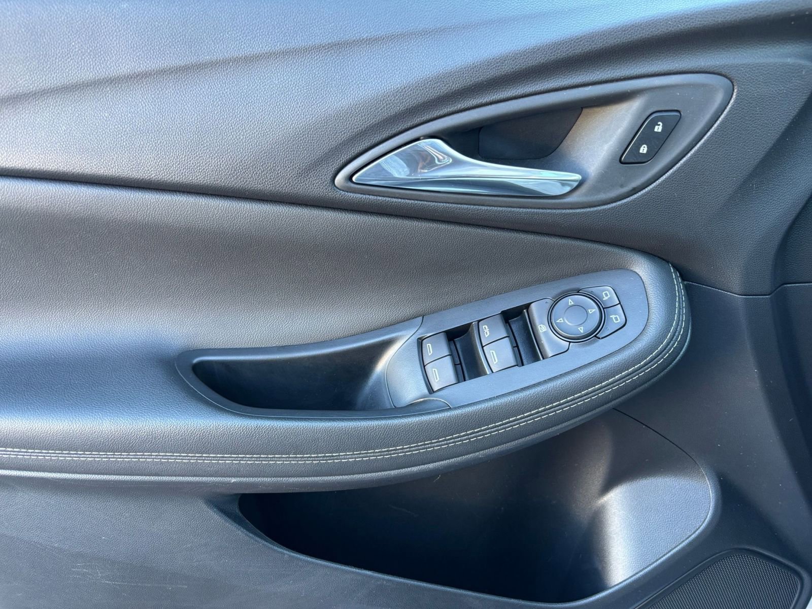 Thumbnail: 2025 Buick Encore GX - 18