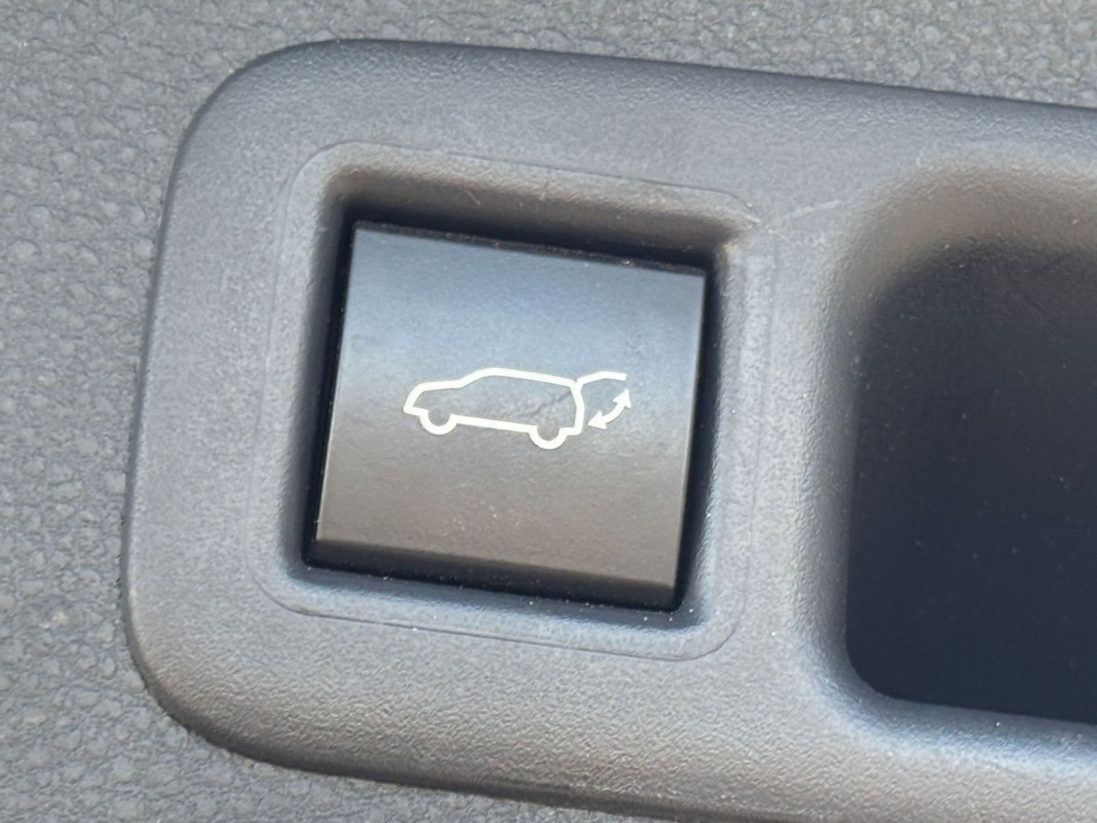 Thumbnail: 2025 Toyota Highlander - 23