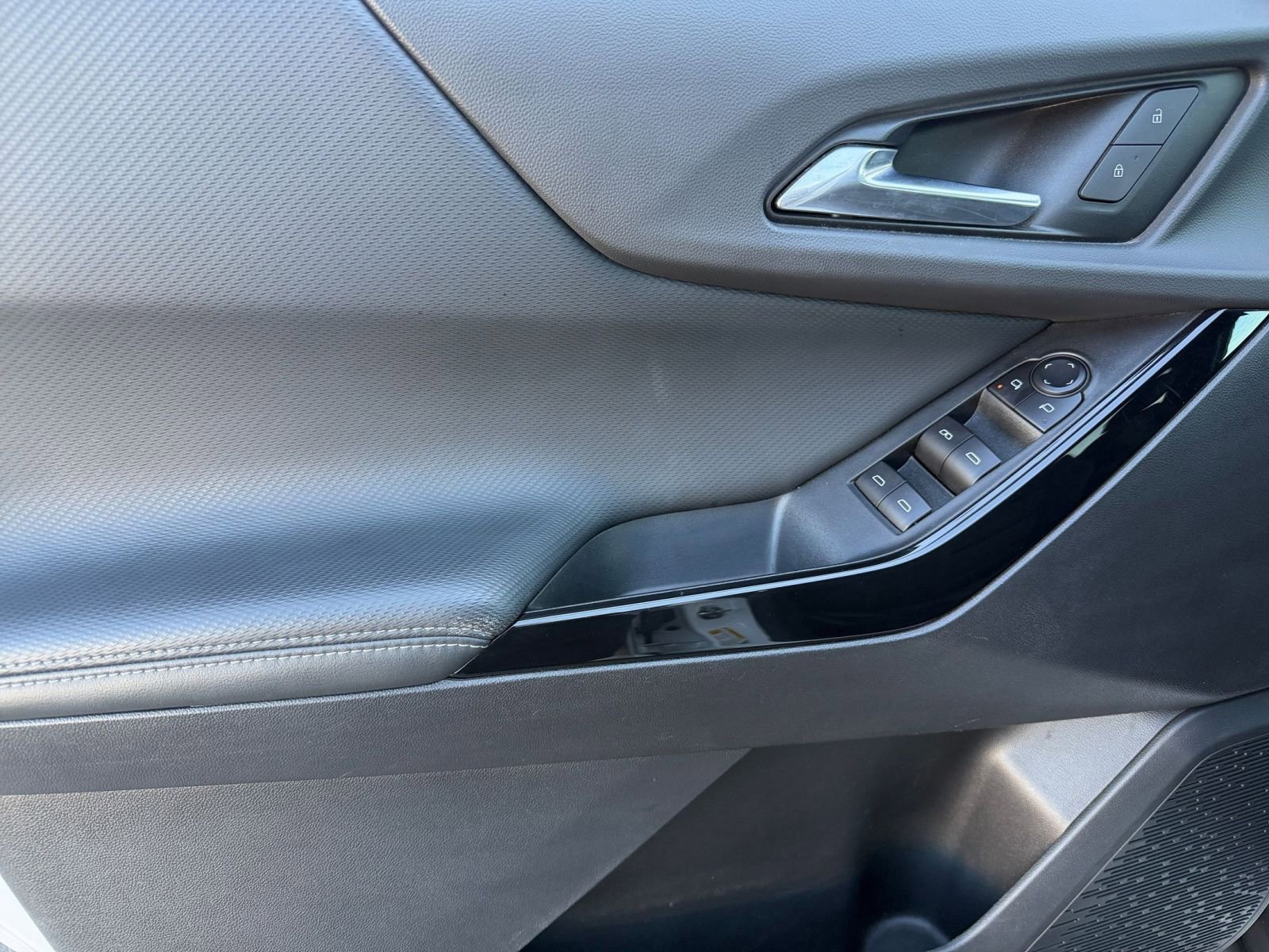 Thumbnail: 2025 Chevrolet Equinox - 18