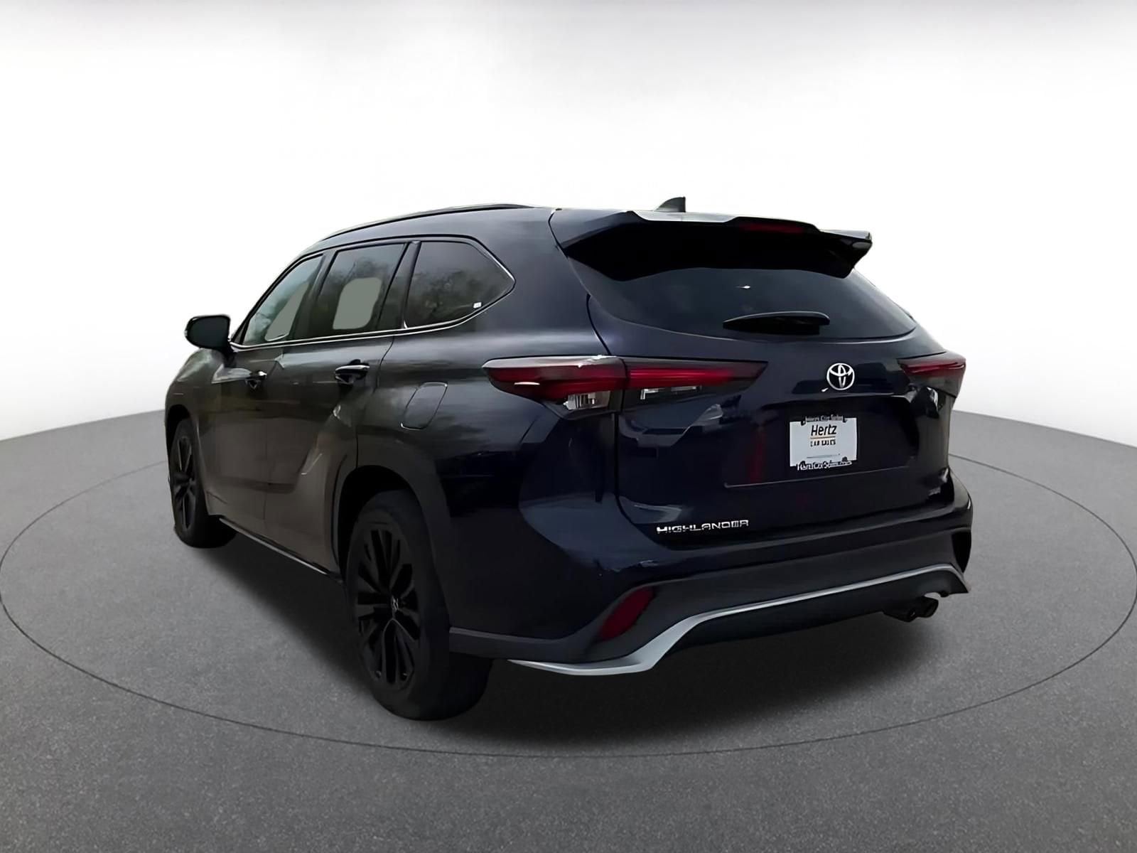 Thumbnail: 2024 Toyota Highlander - 11