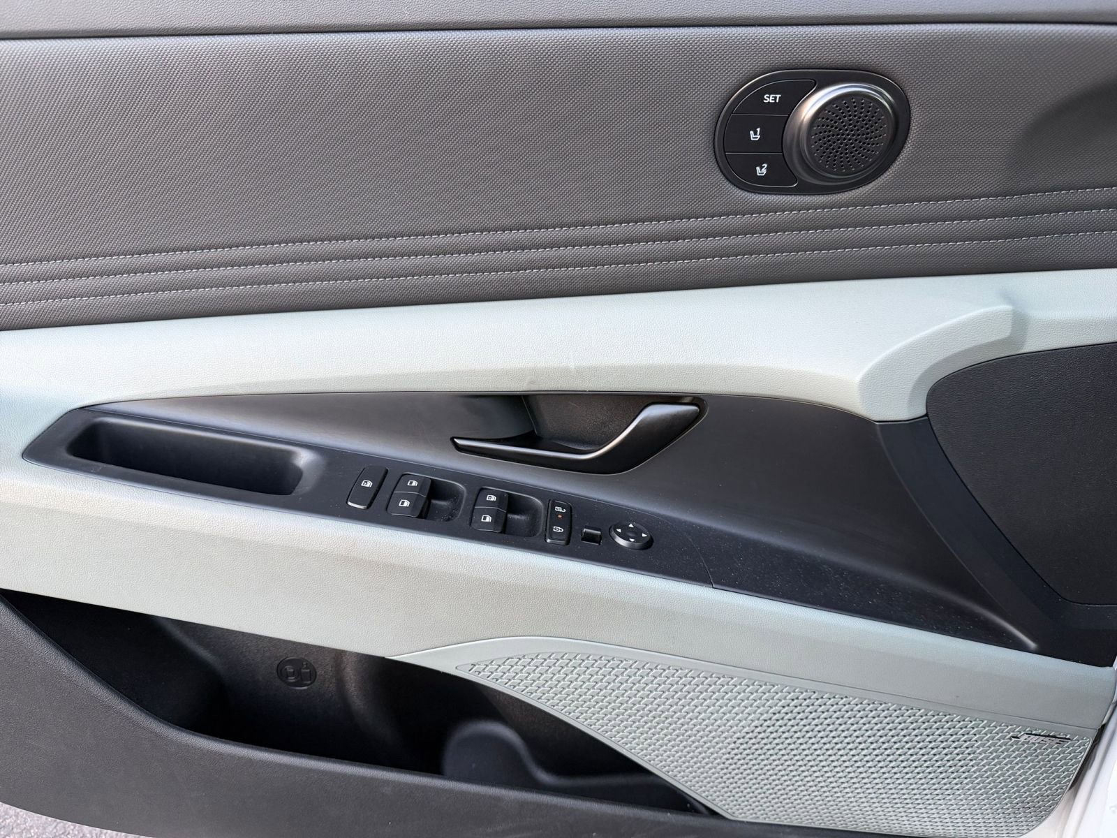 Thumbnail: 2025 Hyundai Elantra - 20