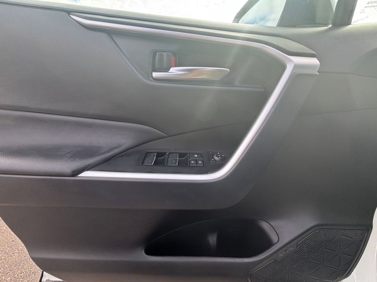 Thumbnail: 2025 Toyota RAV4 - 20