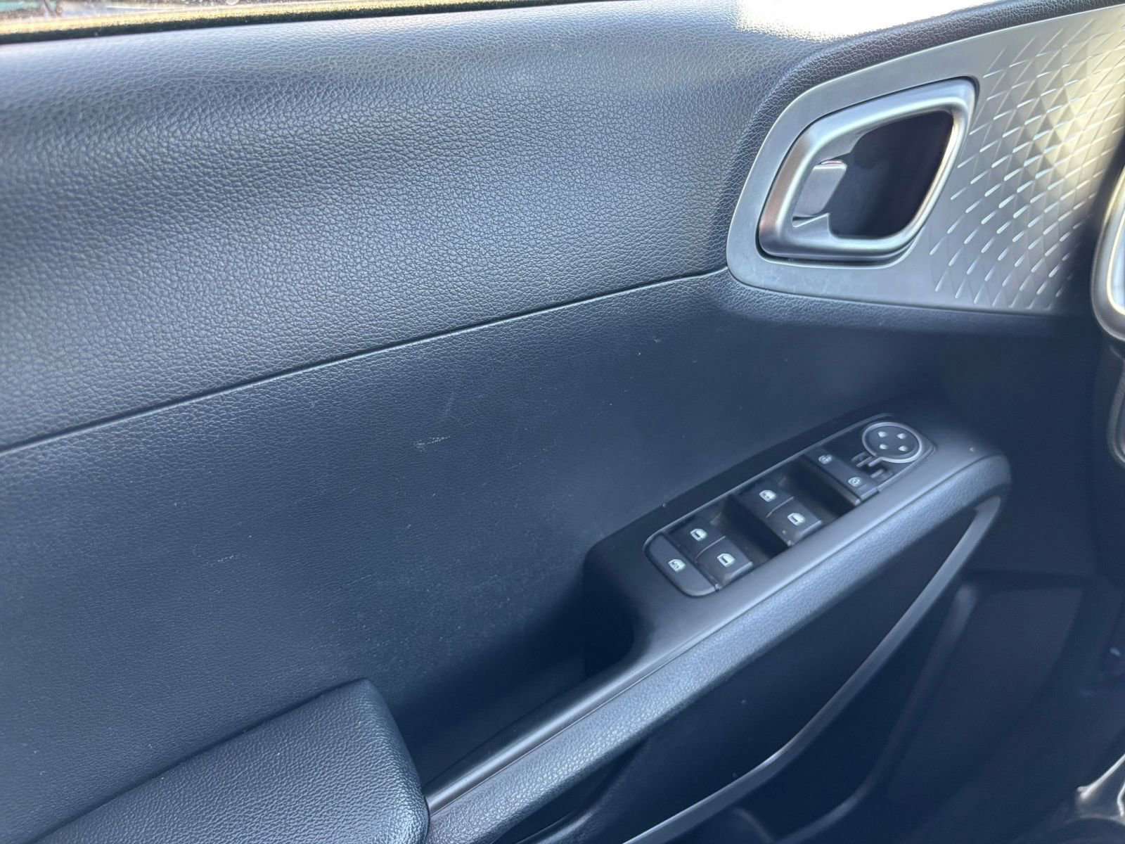 Thumbnail: 2023 Kia Soul - 18