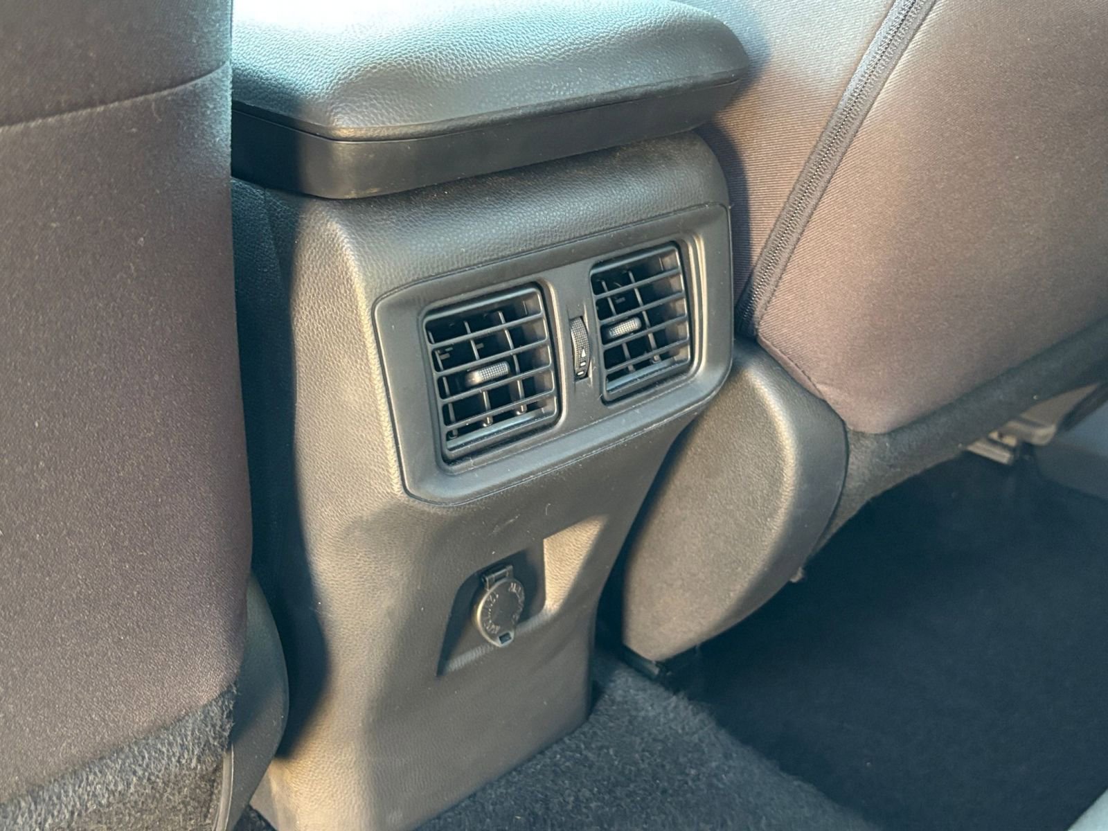 Thumbnail: 2025 Toyota RAV4 - 23