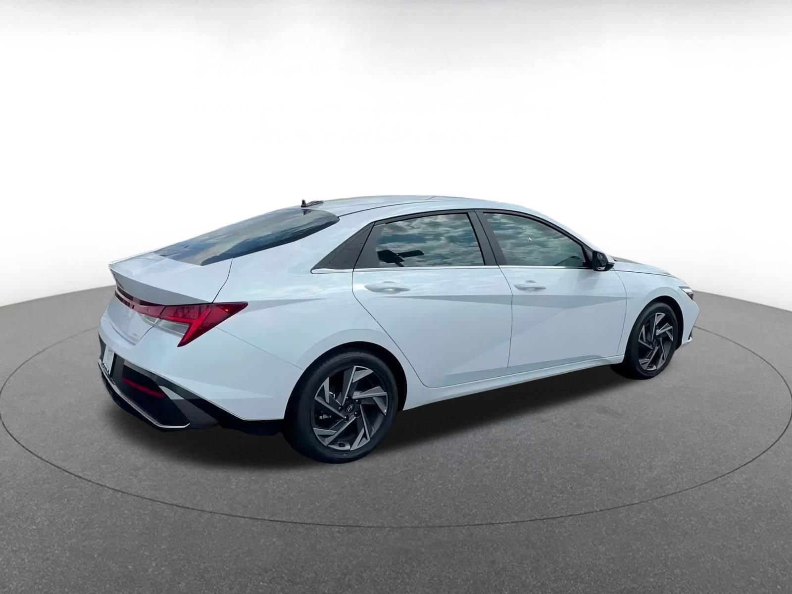 Thumbnail: 2025 Hyundai Elantra - 15