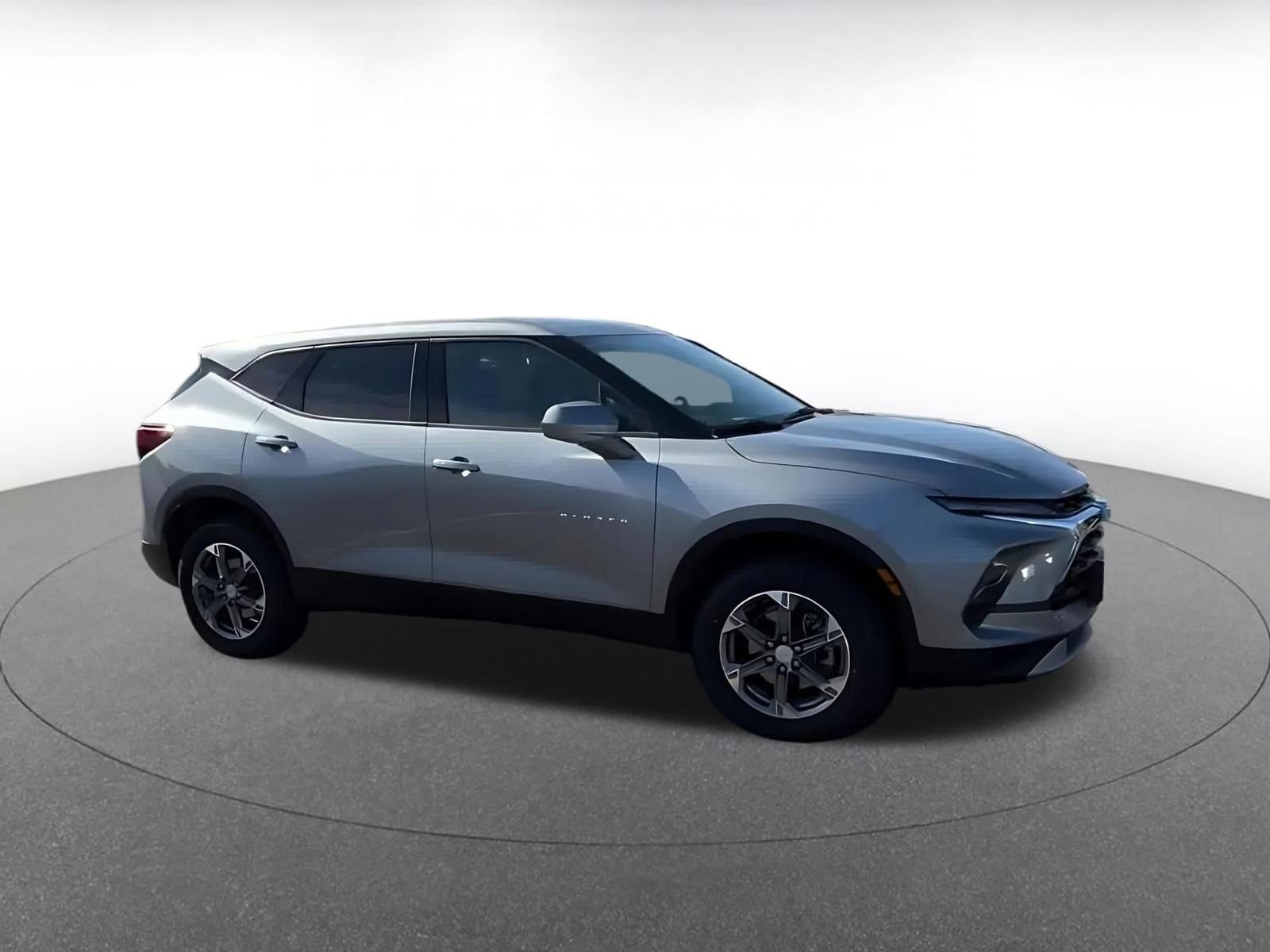 Thumbnail: 2025 Chevrolet Blazer - 2