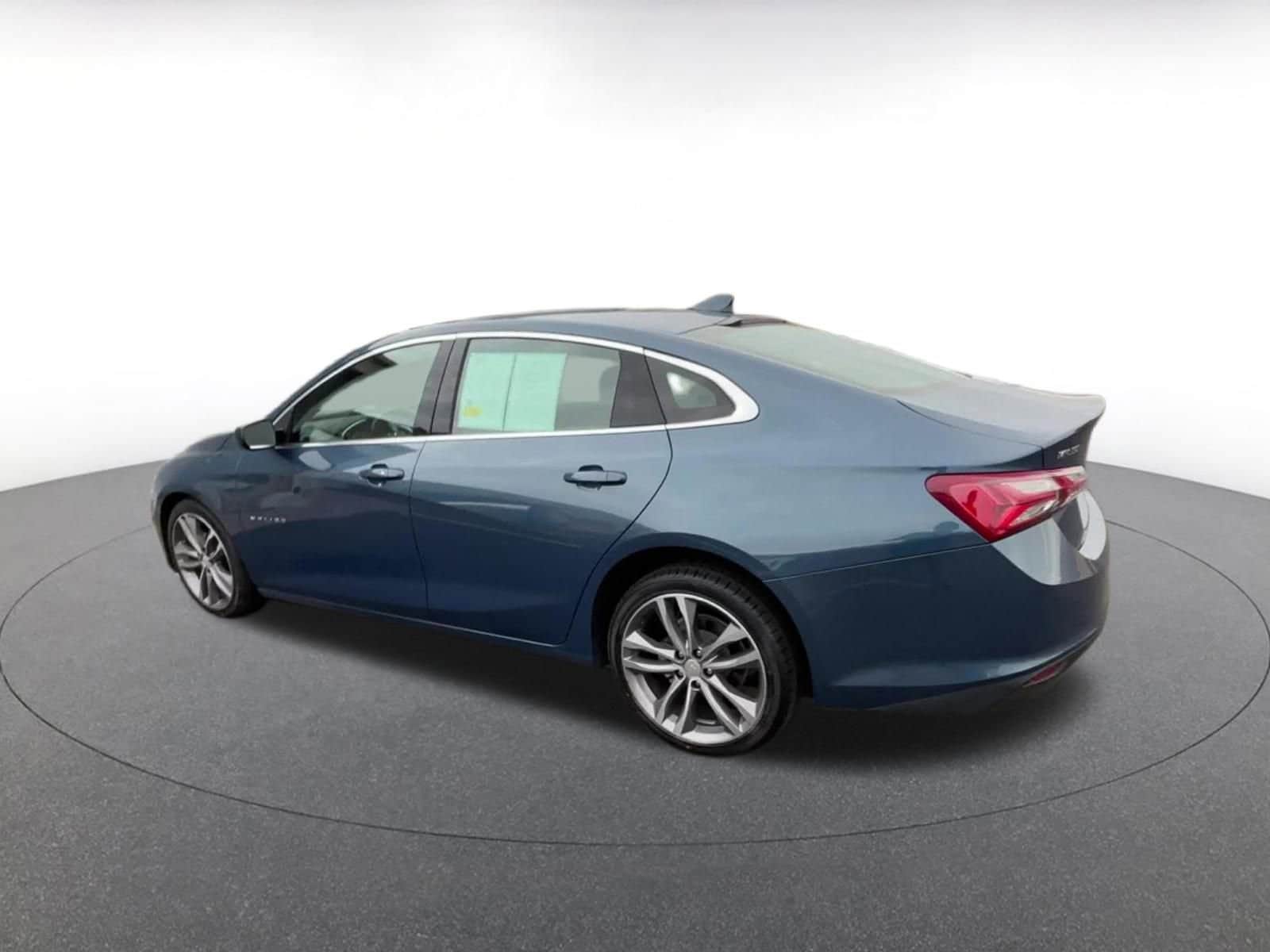 Thumbnail: 2024 Chevrolet Malibu - 10