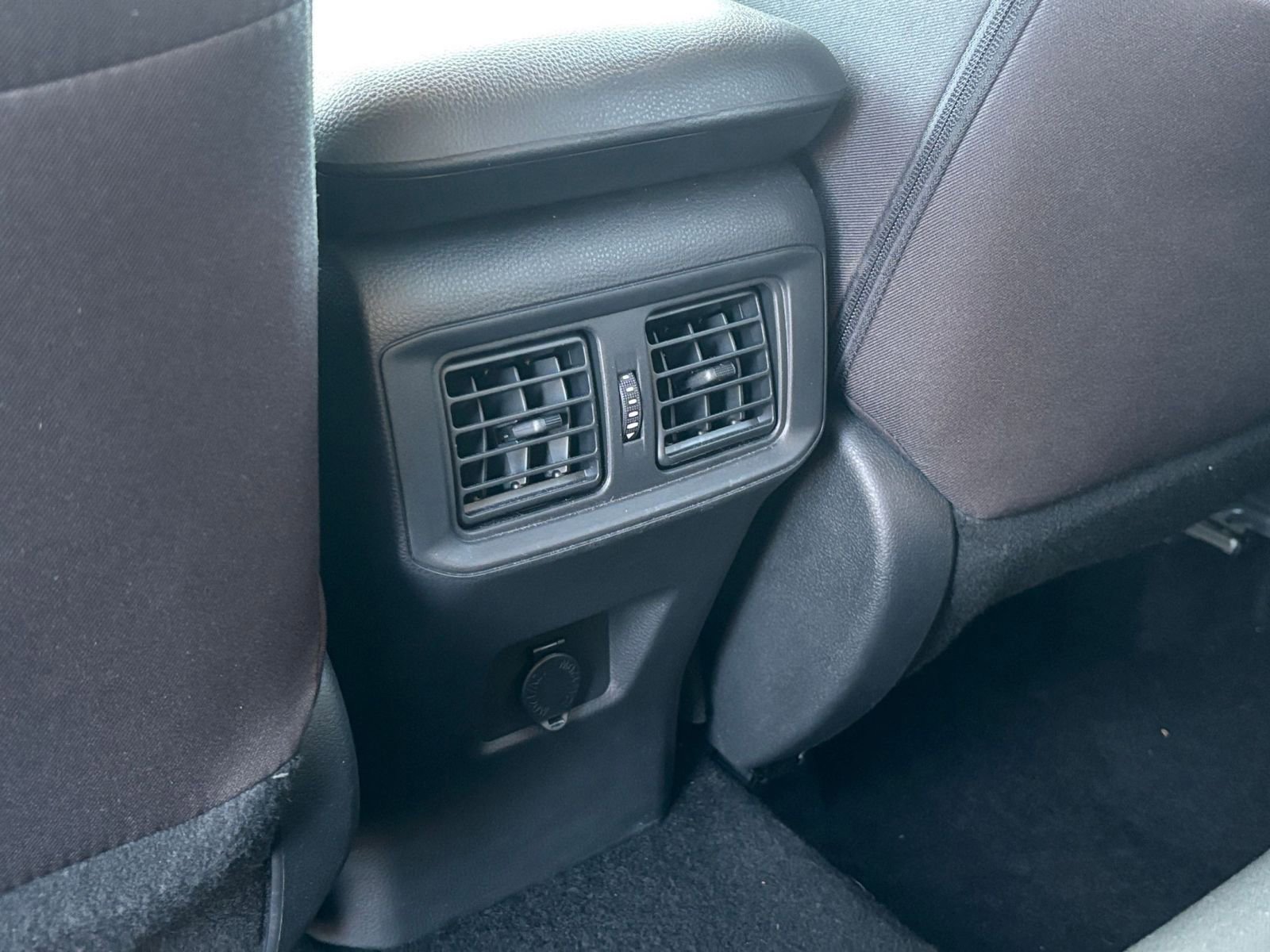 Thumbnail: 2025 Toyota RAV4 - 23