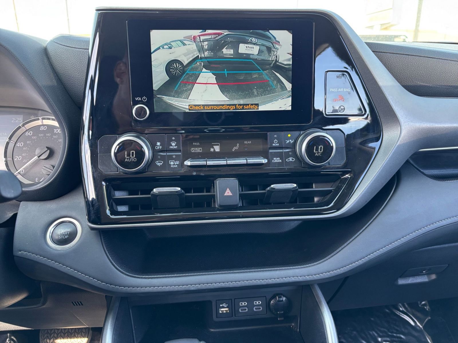 Thumbnail: 2025 Toyota Highlander - 17