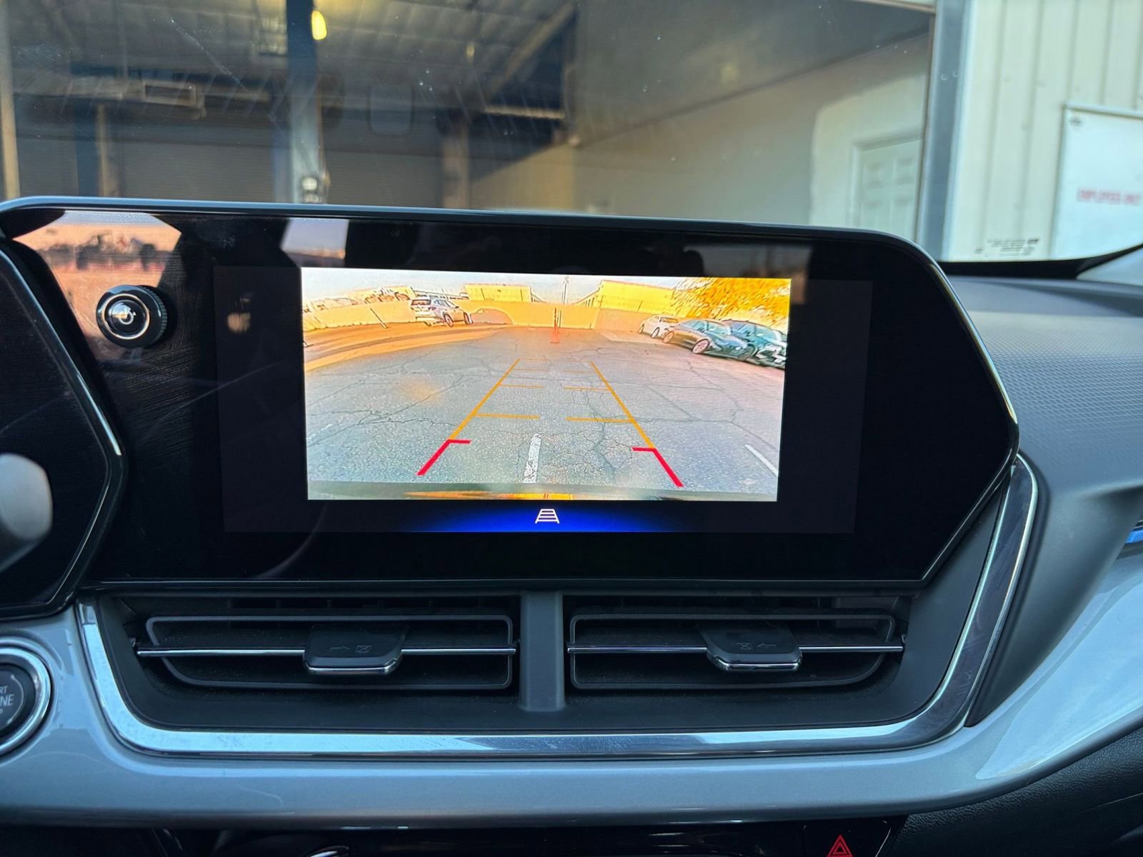 Thumbnail: 2025 Chevrolet Trax - 17