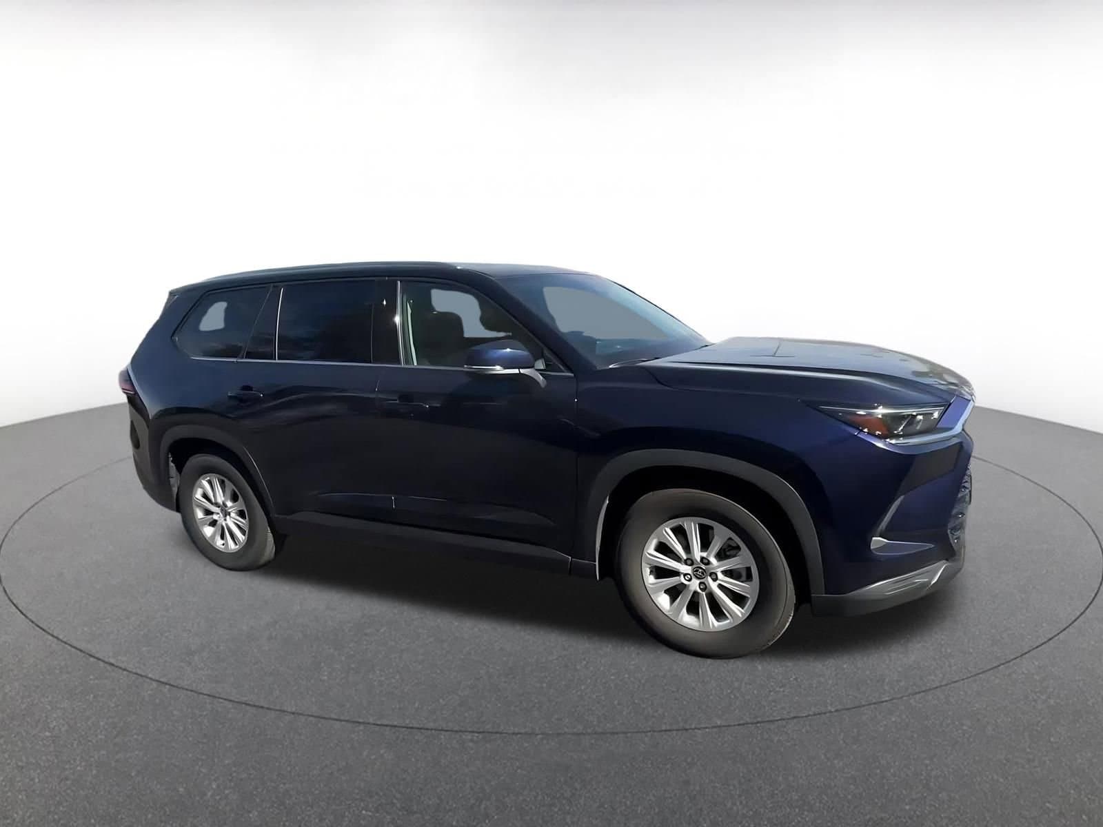 Thumbnail: 2025 Toyota Grand Highlander - 2