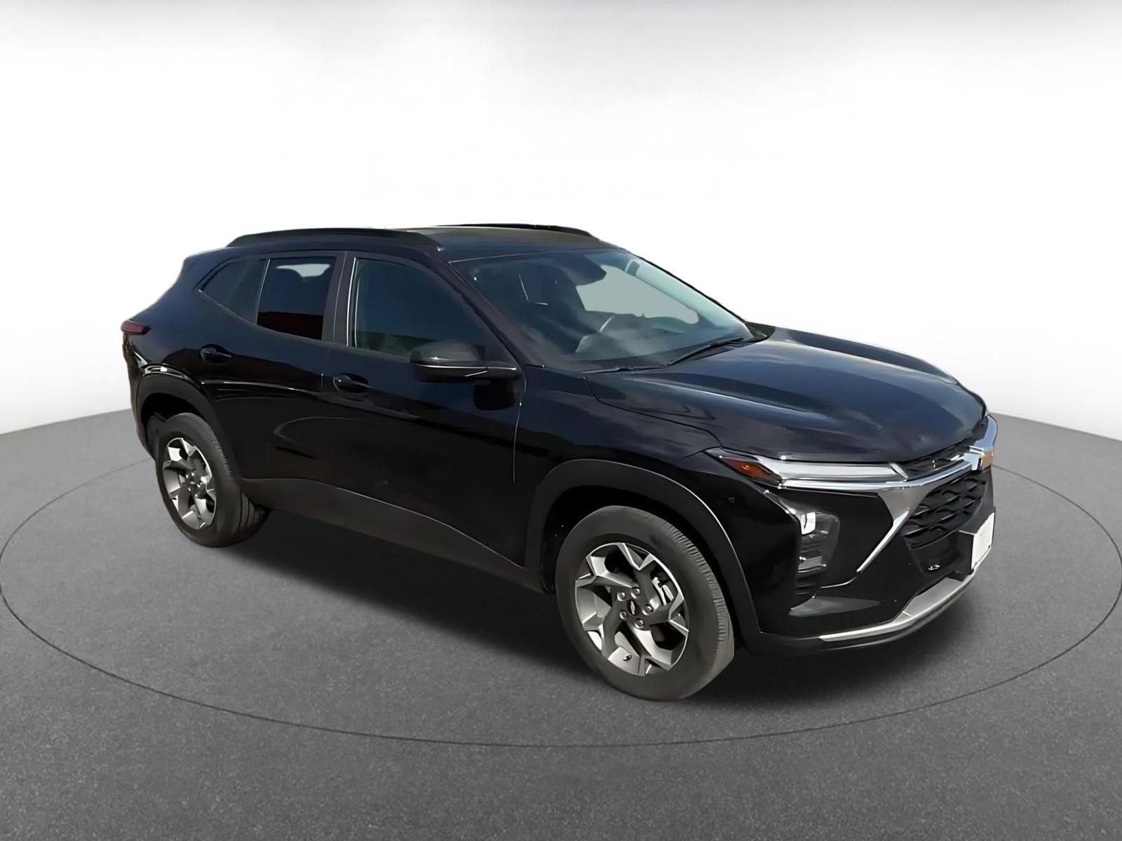 Thumbnail: 2025 Chevrolet Trax - 2