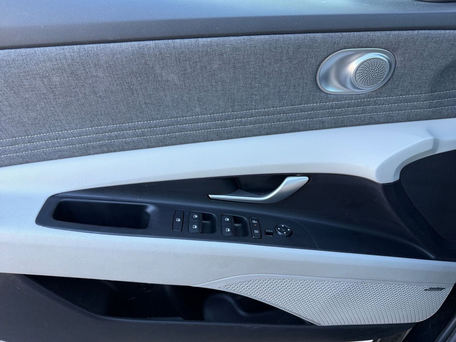 Thumbnail: 2025 Hyundai Elantra - 18