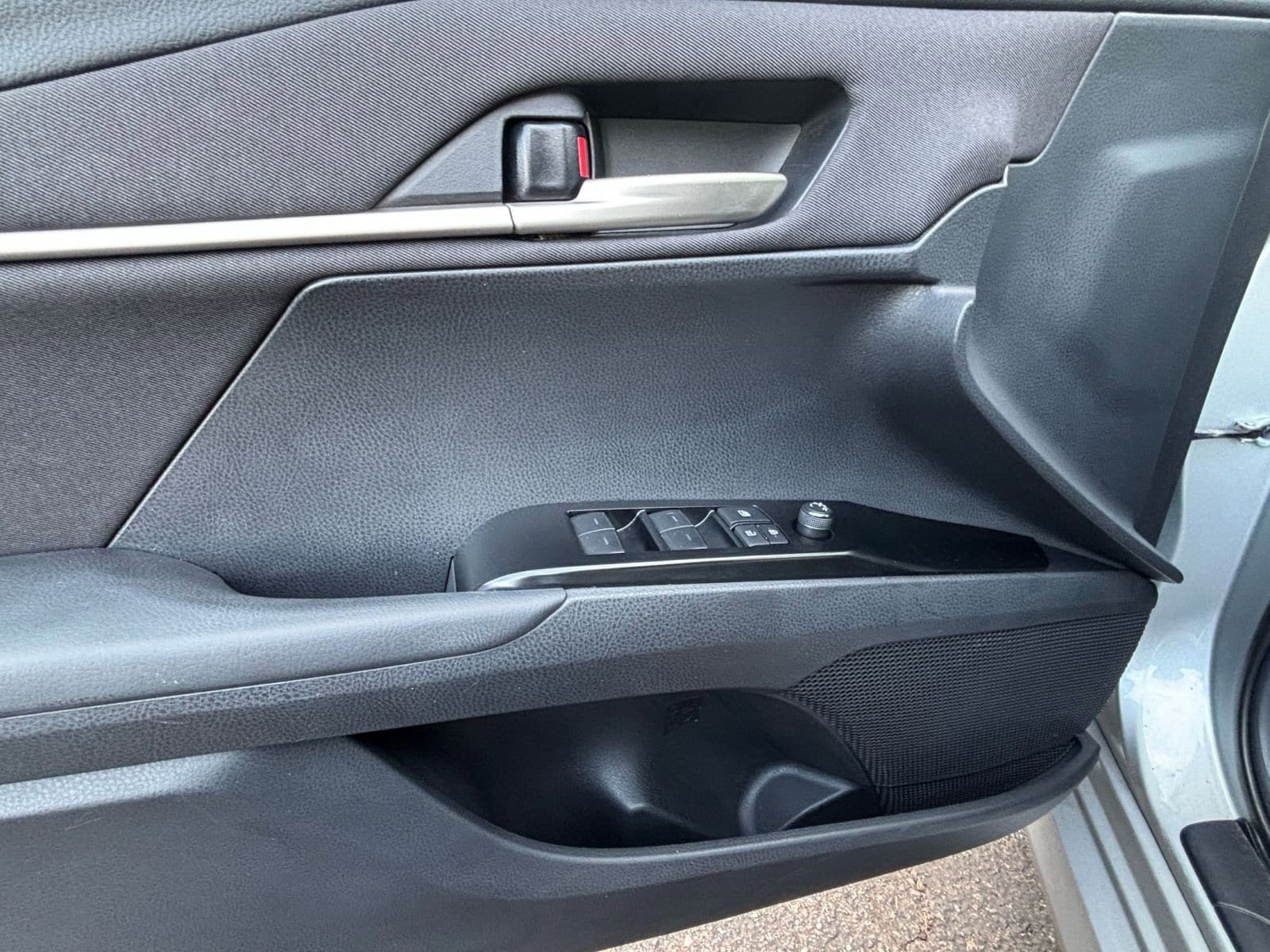 Thumbnail: 2025 Toyota Camry - 18