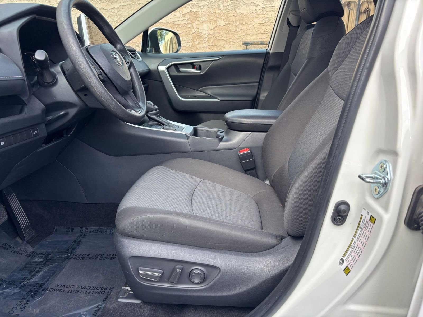 Thumbnail: 2025 Toyota RAV4 - 28