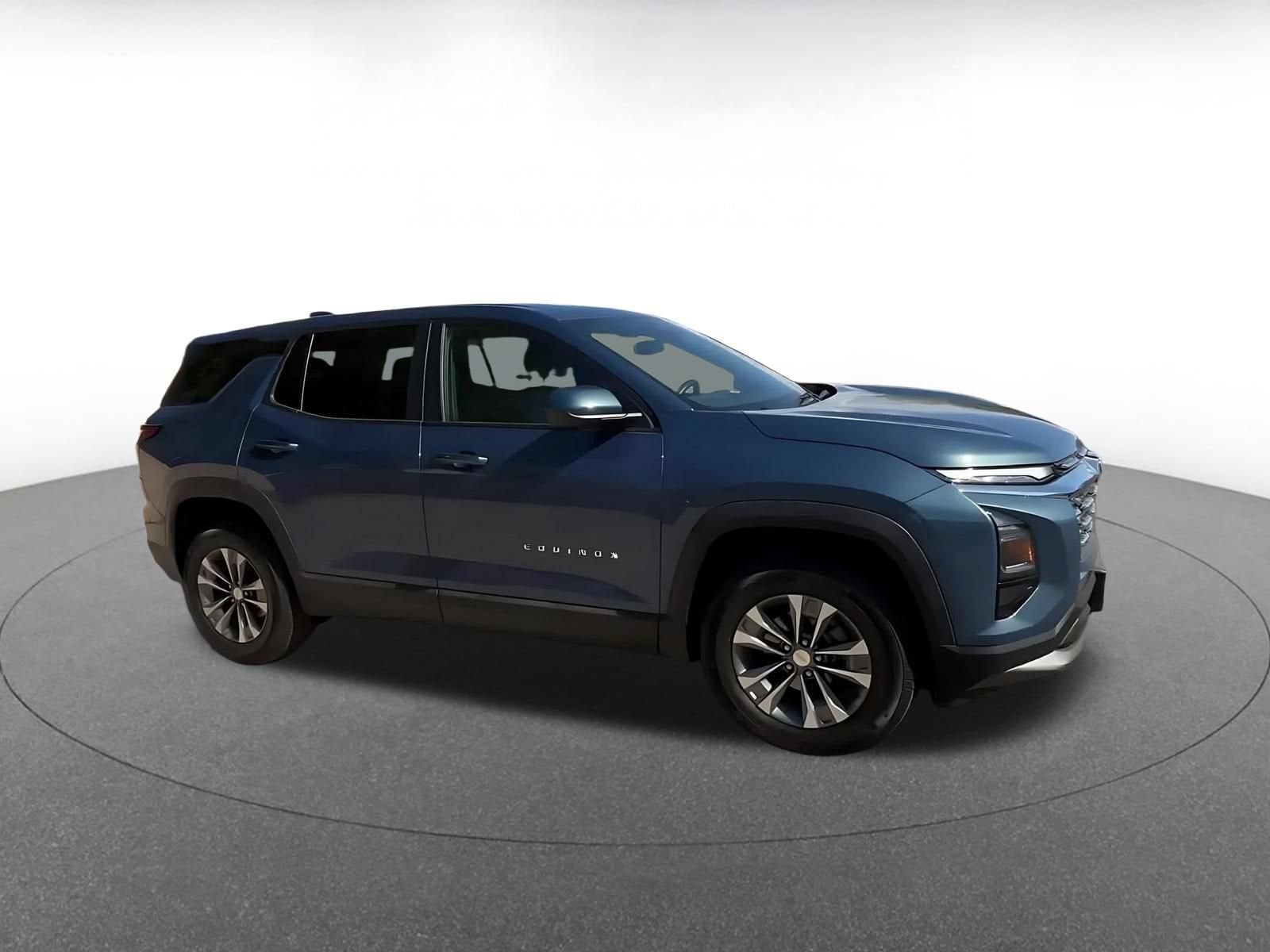 Thumbnail: 2025 Chevrolet Equinox - 2