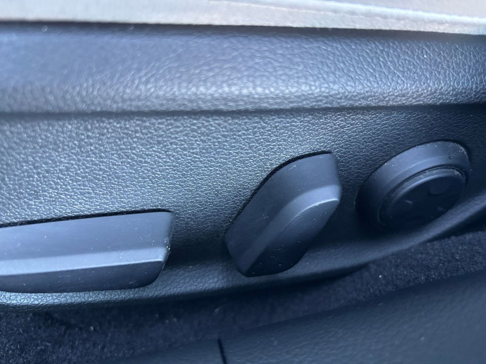 Thumbnail: 2025 Genesis G70 - 23