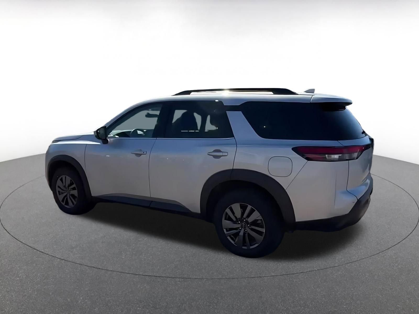 Thumbnail: 2025 Nissan Pathfinder - 10