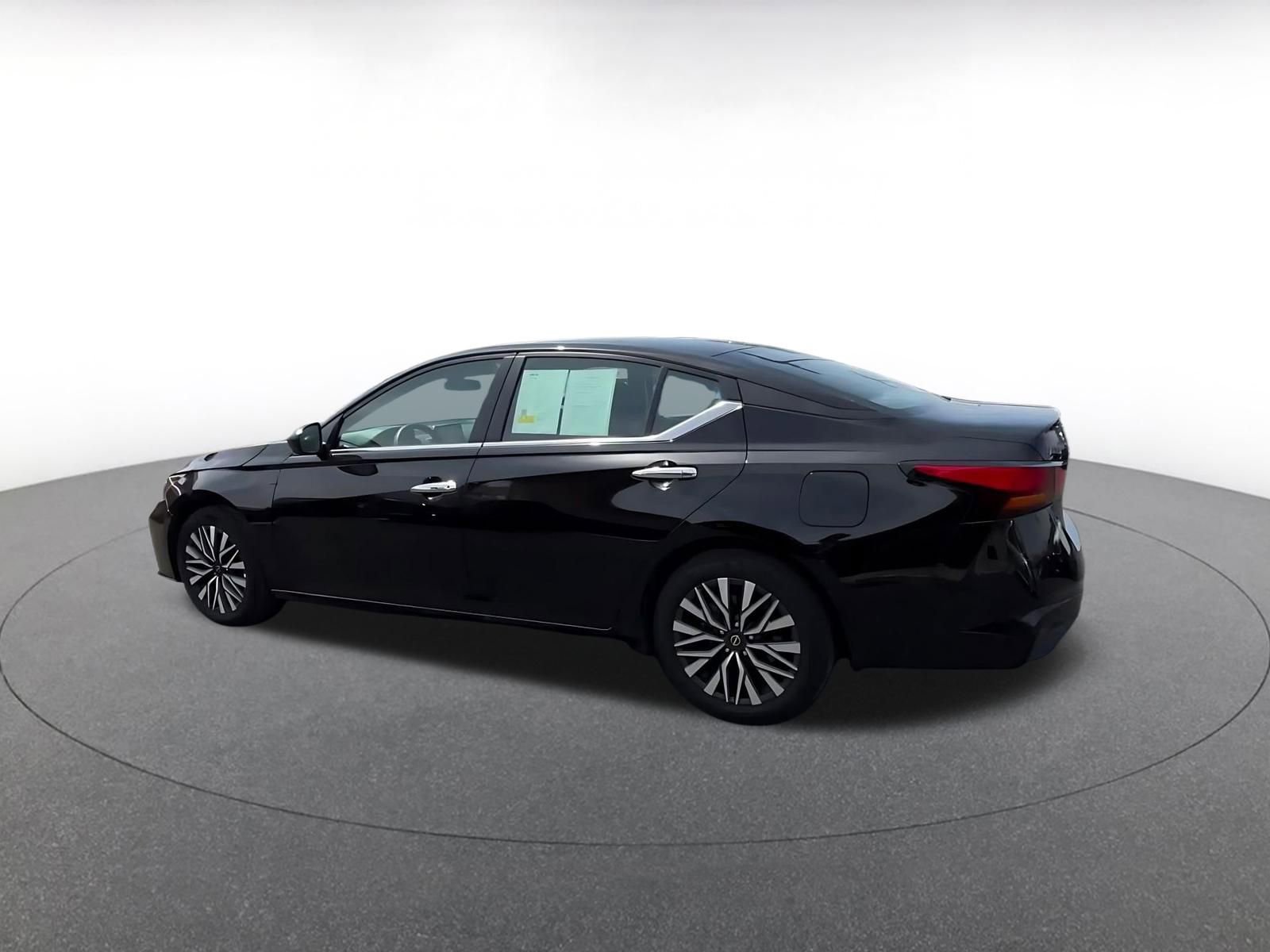 Thumbnail: 2025 Nissan Altima - 10