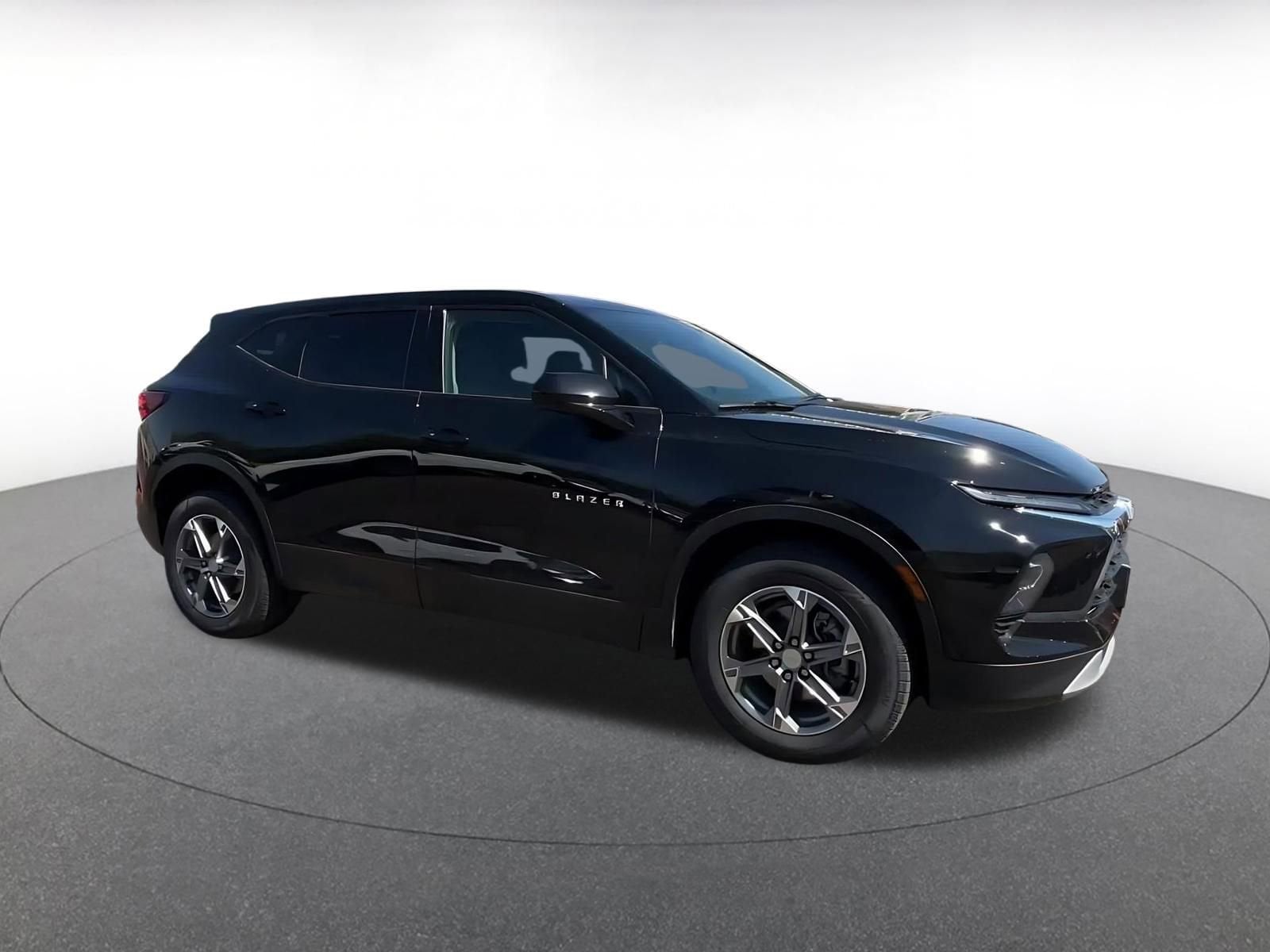 Thumbnail: 2025 Chevrolet Blazer - 2
