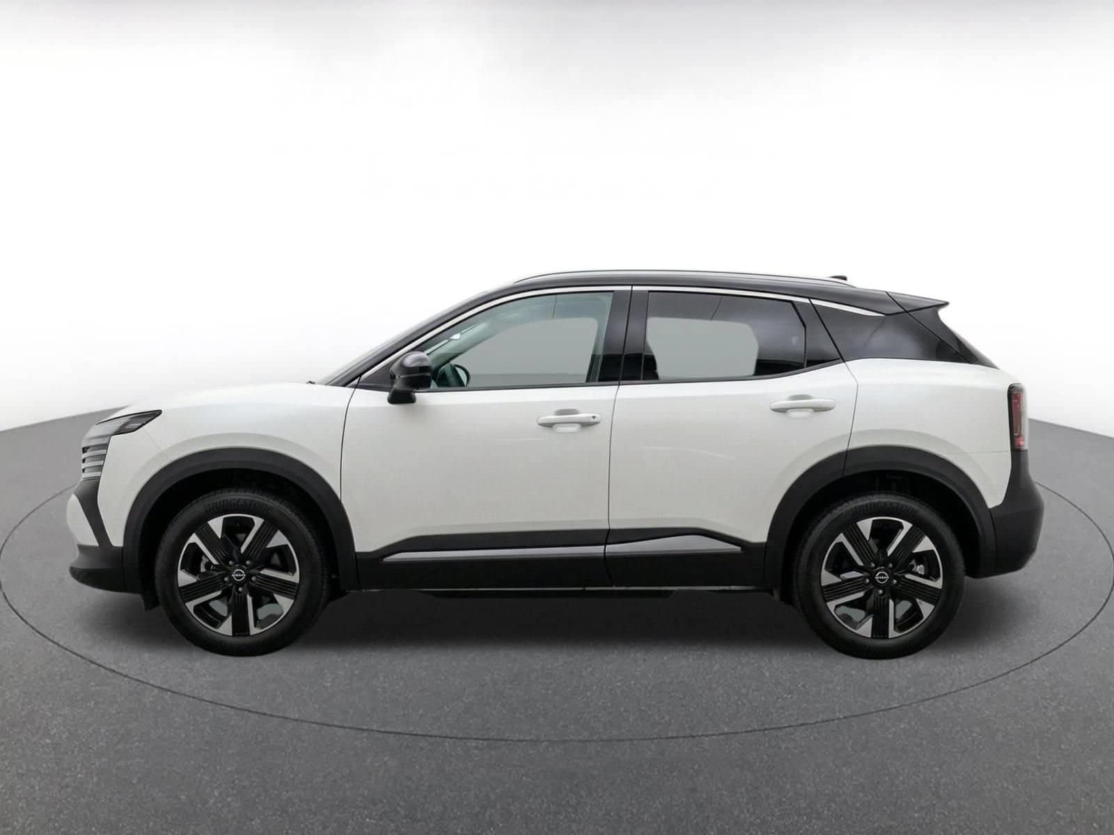 Thumbnail: 2026 Nissan Kicks - 4