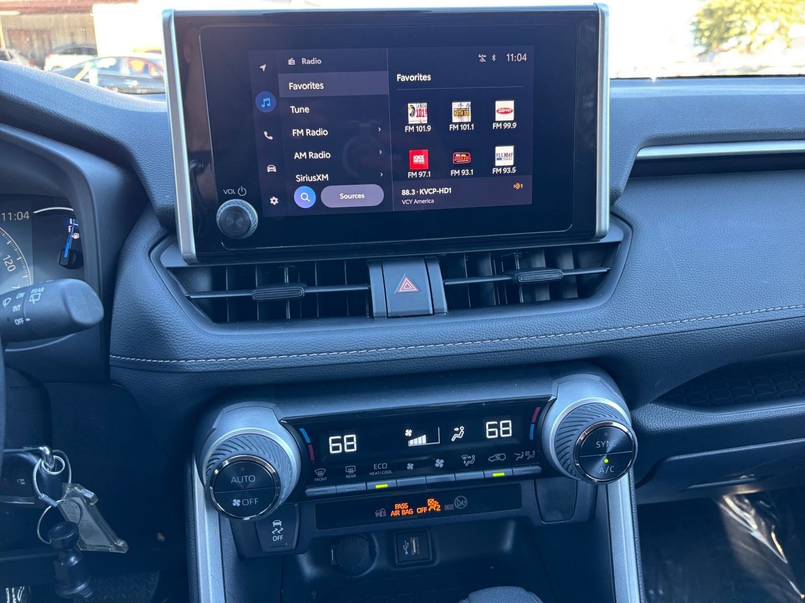 Thumbnail: 2025 Toyota RAV4 - 18