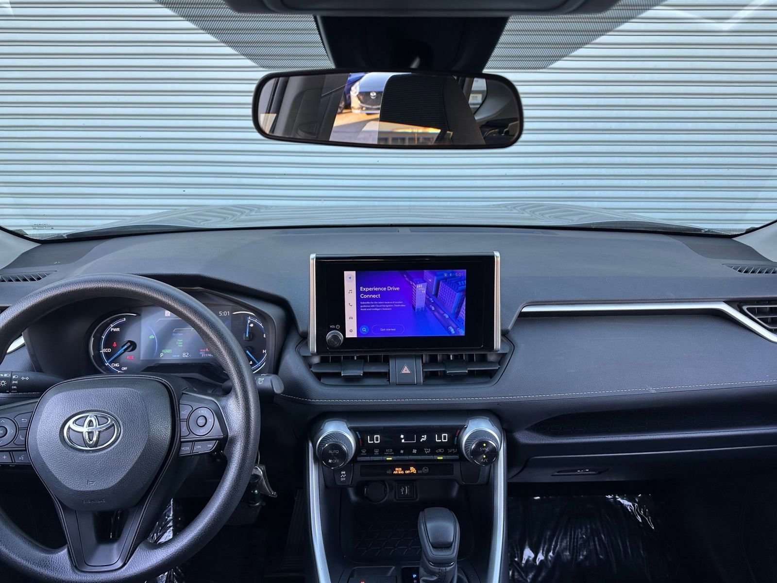 Thumbnail: 2025 Toyota RAV4 - 32