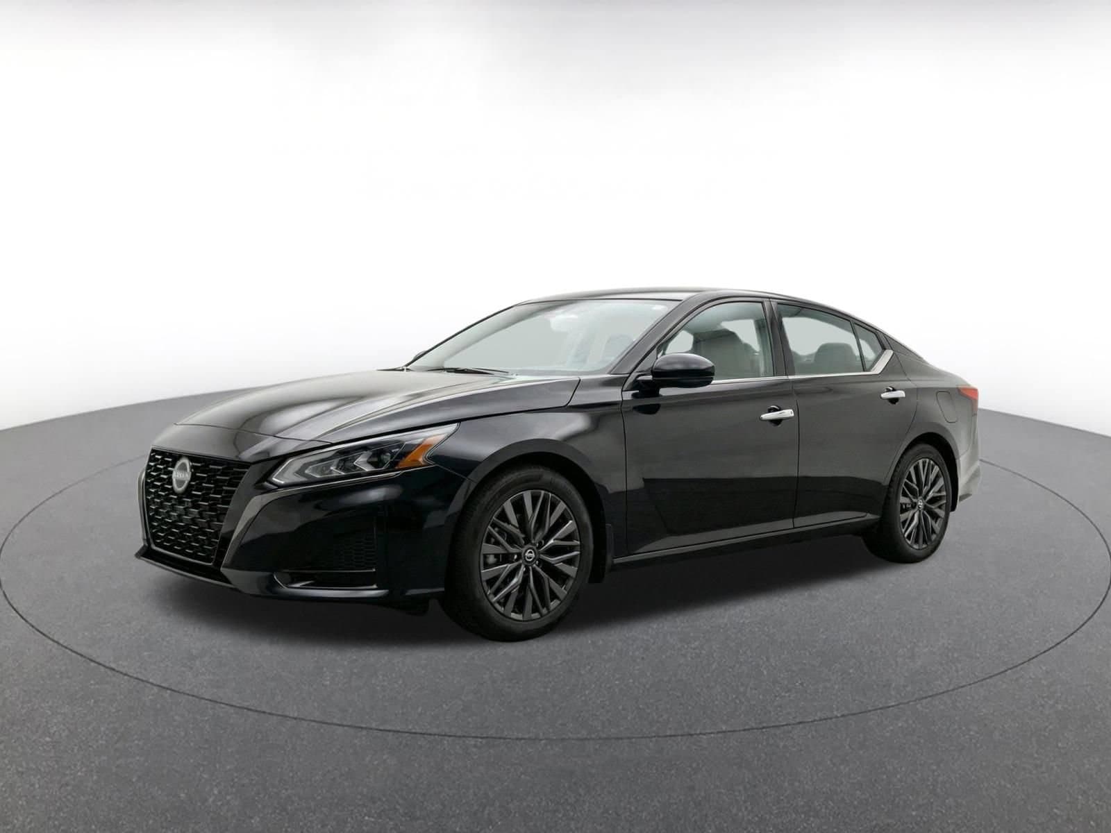Thumbnail: 2025 Nissan Altima - 3