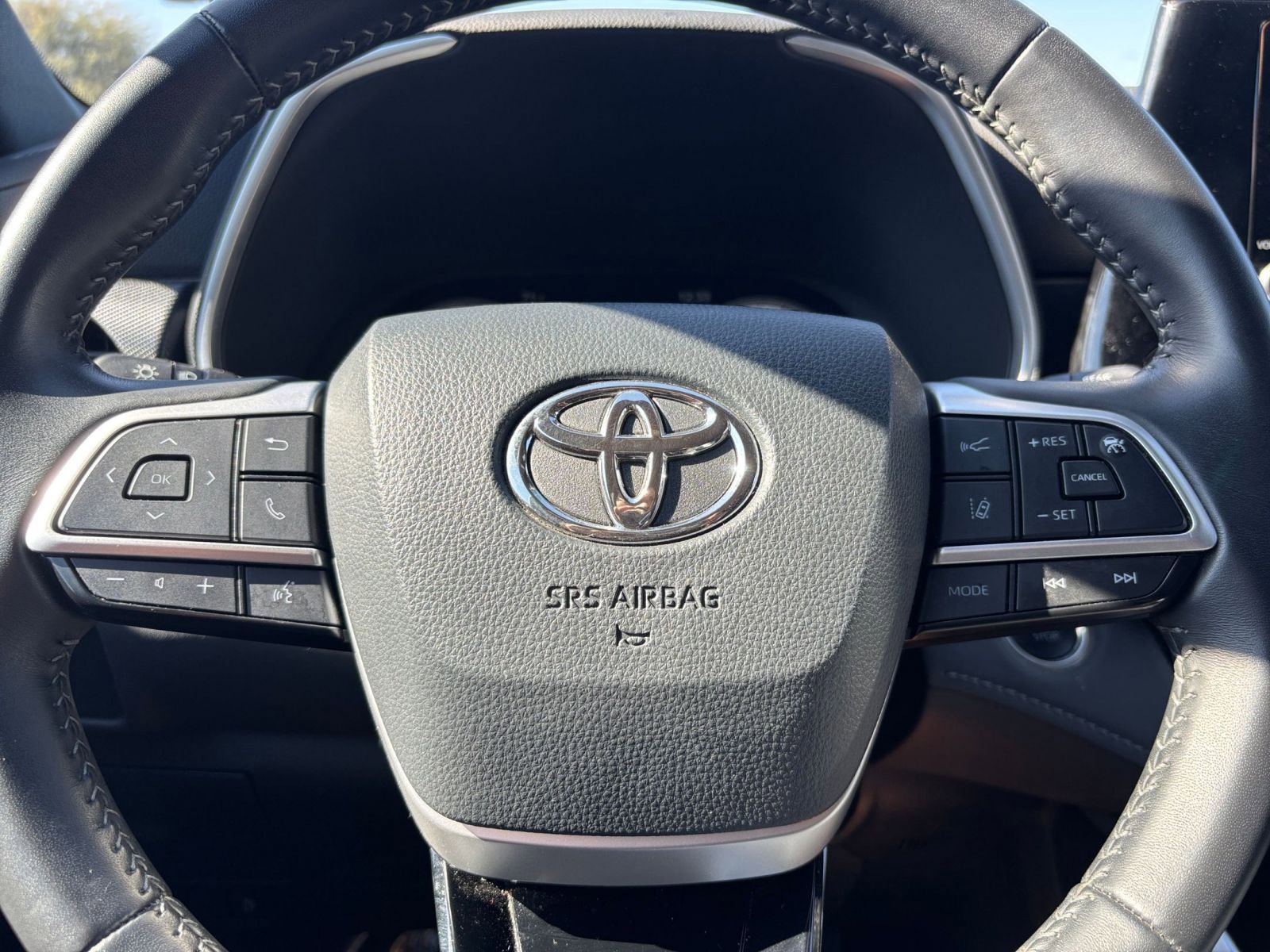 Thumbnail: 2025 Toyota Highlander - 29