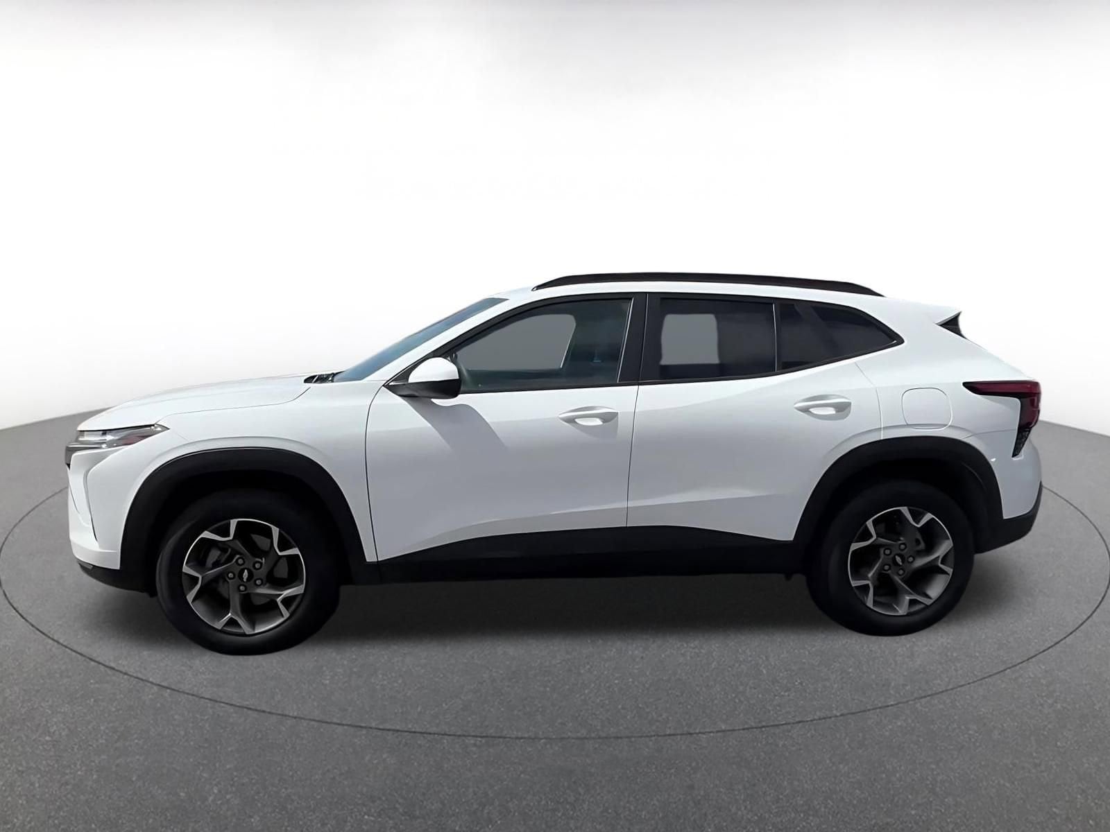 Thumbnail: 2025 Chevrolet Trax - 9