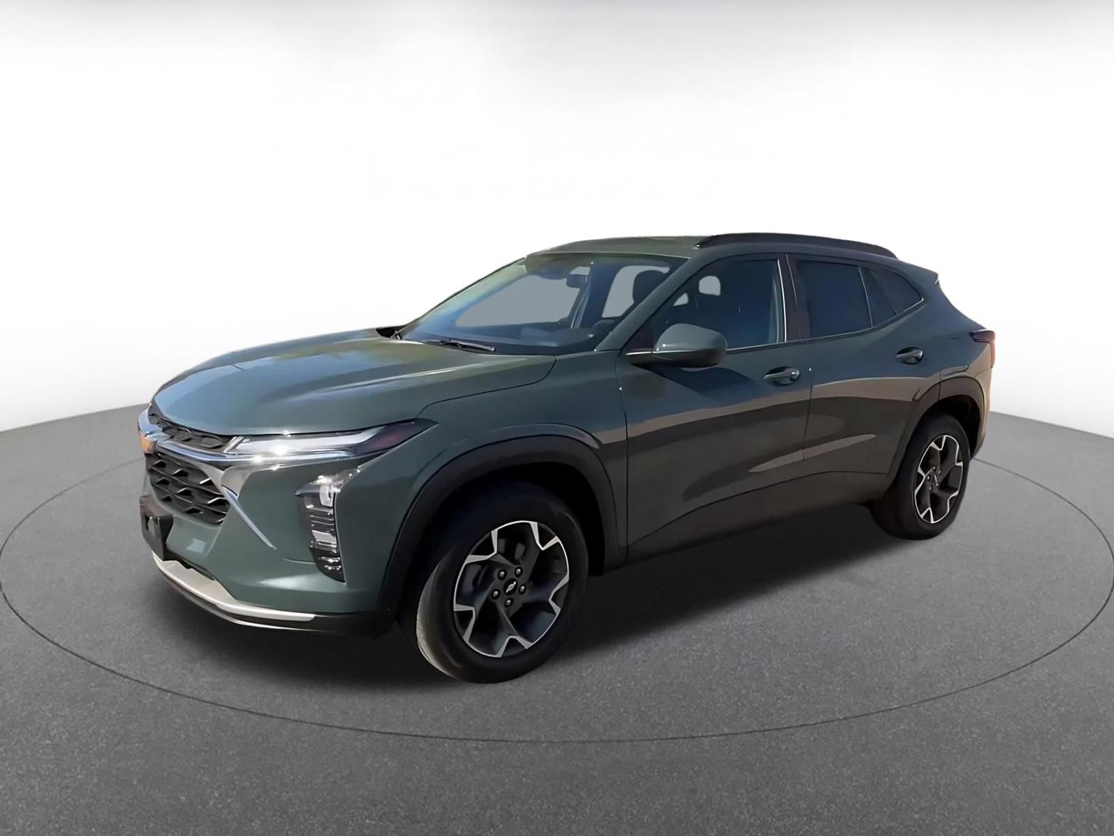 Thumbnail: 2025 Chevrolet Trax - 8